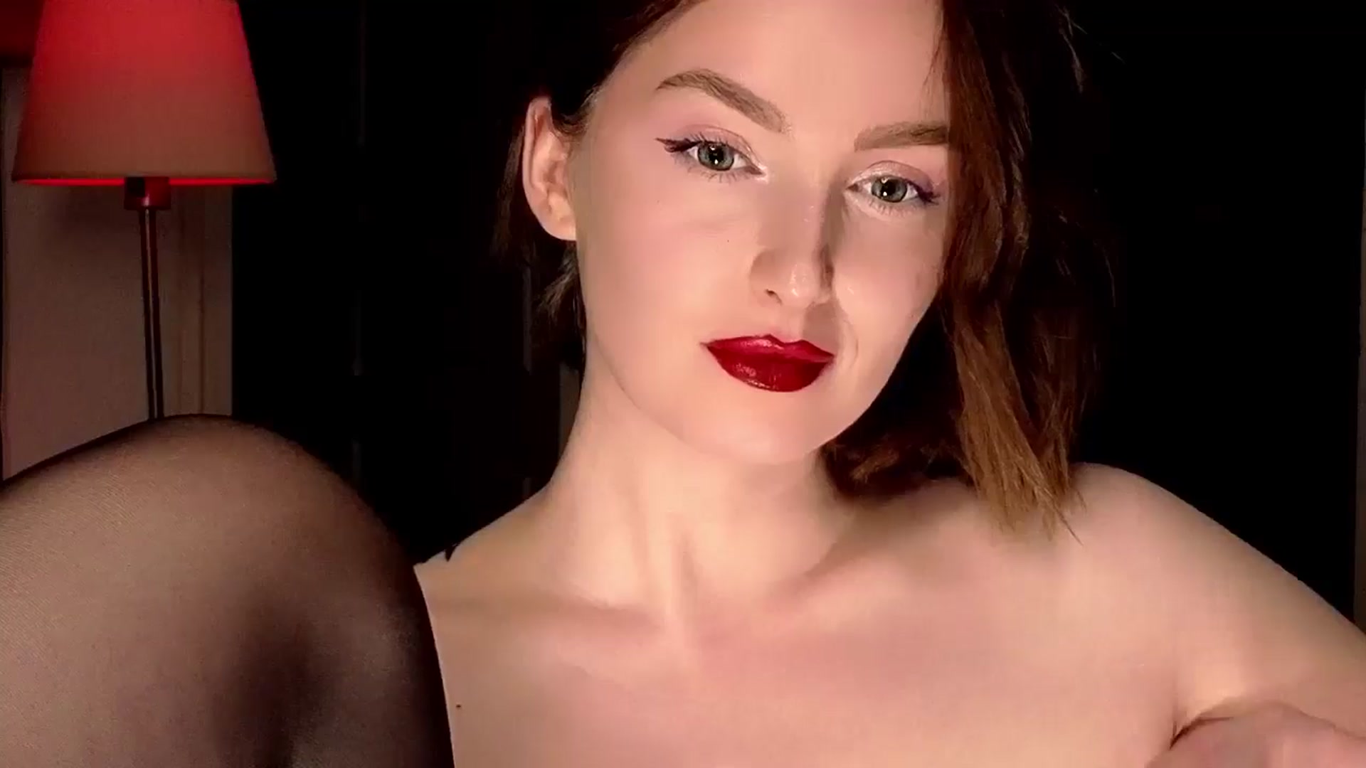 Gallery image thumbnail from Red_Lips_Girl's myfreecams stream on, 08/22/2025, 23:47 image 16 of 20
