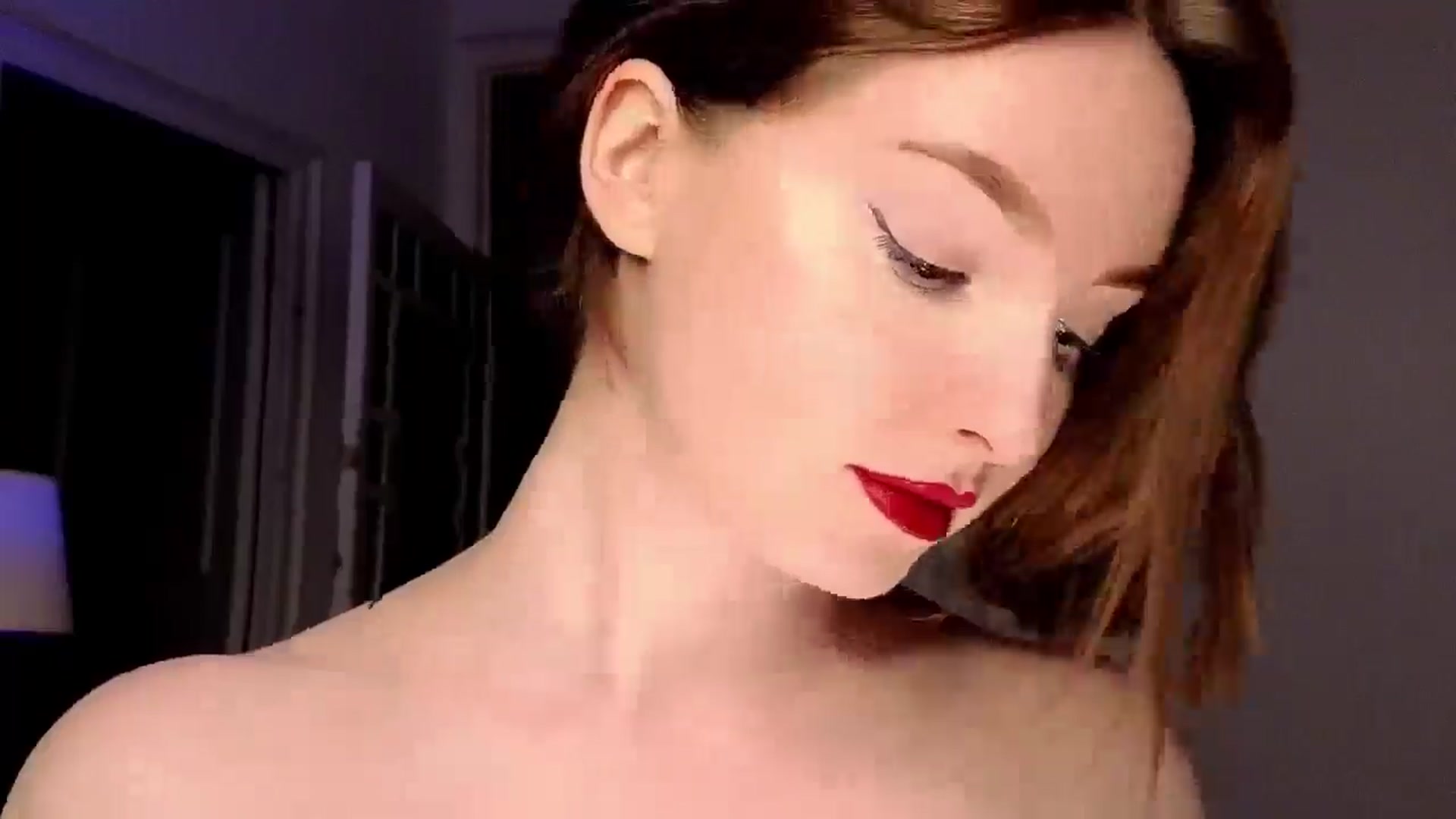 Gallery image thumbnail from Red_Lips_Girl's myfreecams stream on, 08/25/2025, 21:26 image 12 of 20