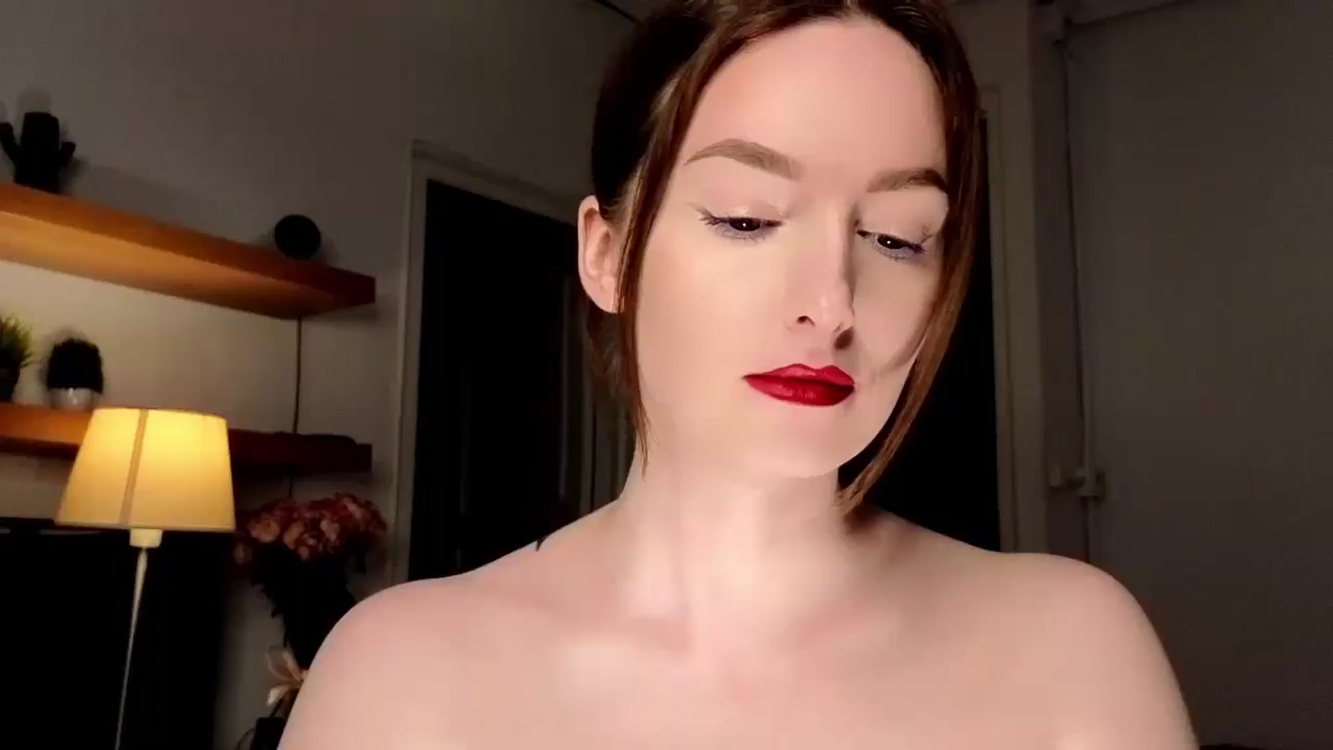 Gallery image thumbnail from Red_Lips_Girl's myfreecams stream on, 09/05/2025, 21:38 image 1 of 20