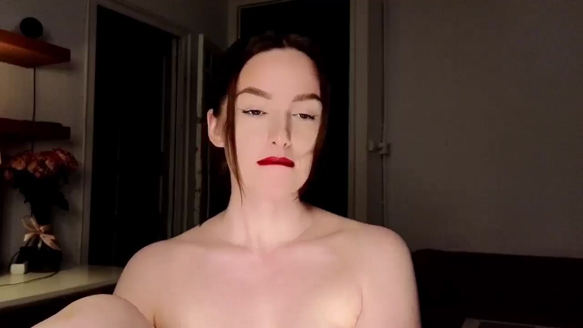 Gallery image thumbnail from Red_Lips_Girl's myfreecams stream on, 09/05/2025, 21:38 image 4 of 20