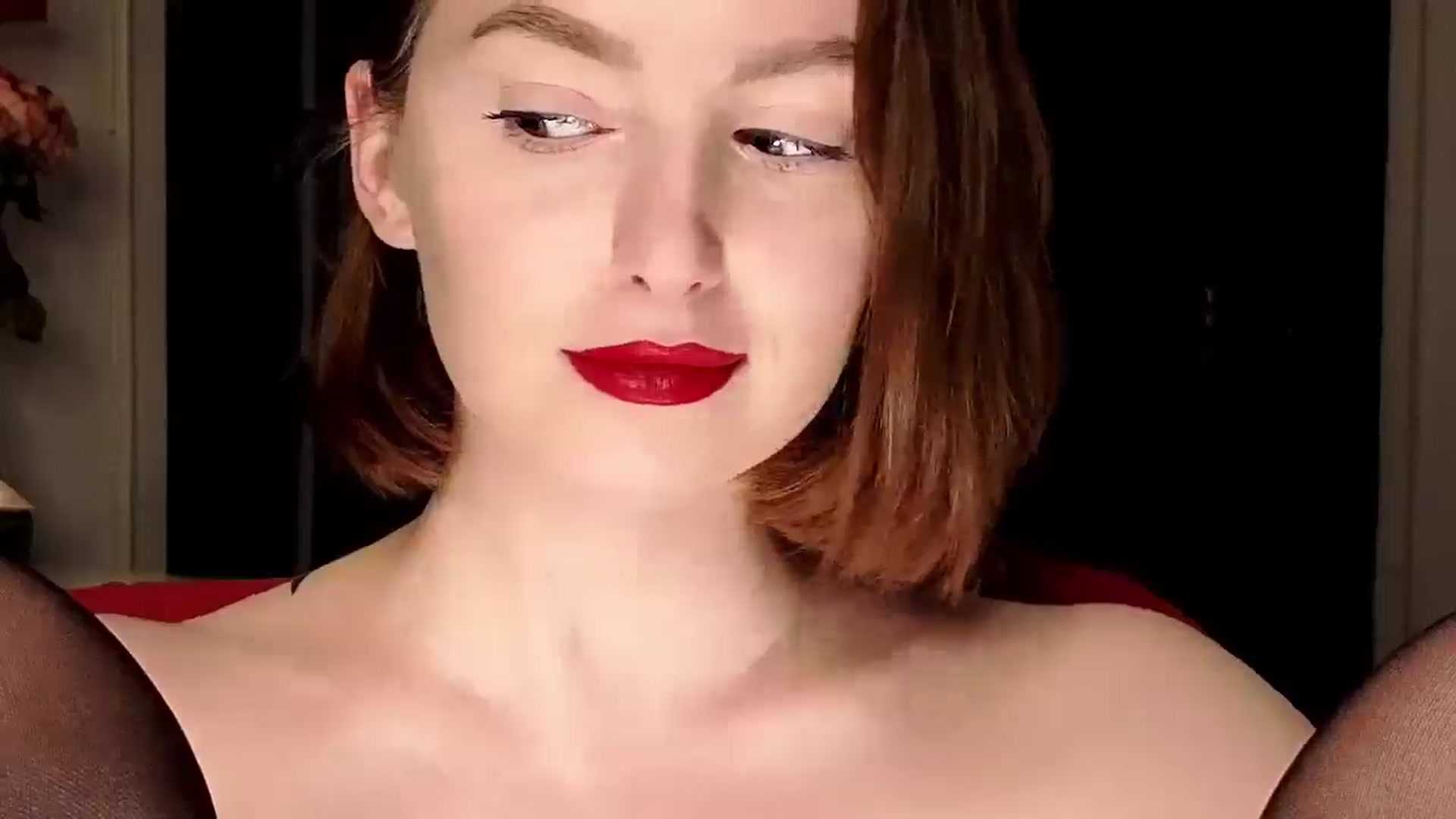 Gallery image thumbnail from Red_Lips_Girl's myfreecams stream on, 09/06/2025, 22:30 image 13 of 20