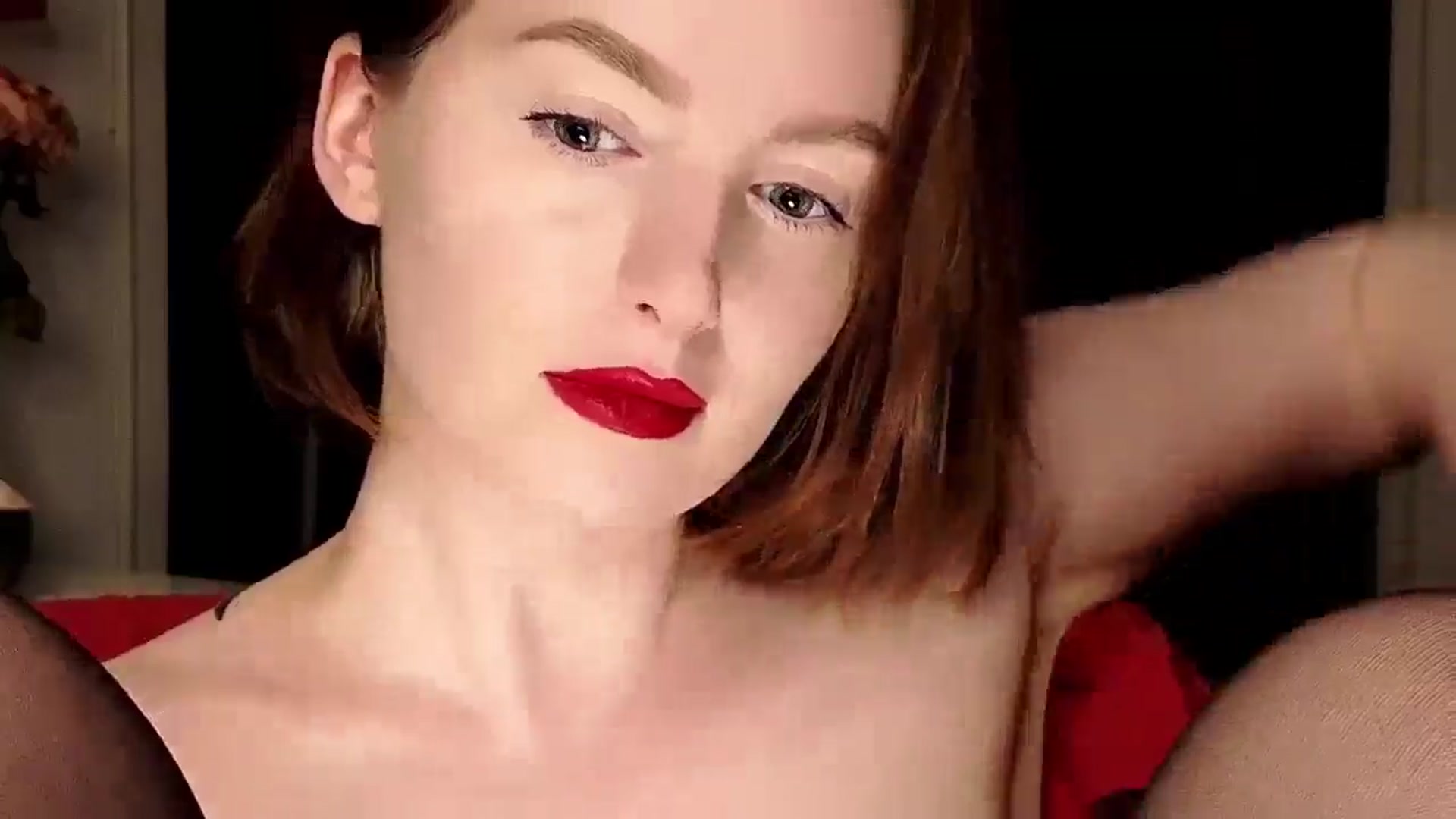 Gallery image thumbnail from Red_Lips_Girl's myfreecams stream on, 09/06/2025, 22:30 image 16 of 20