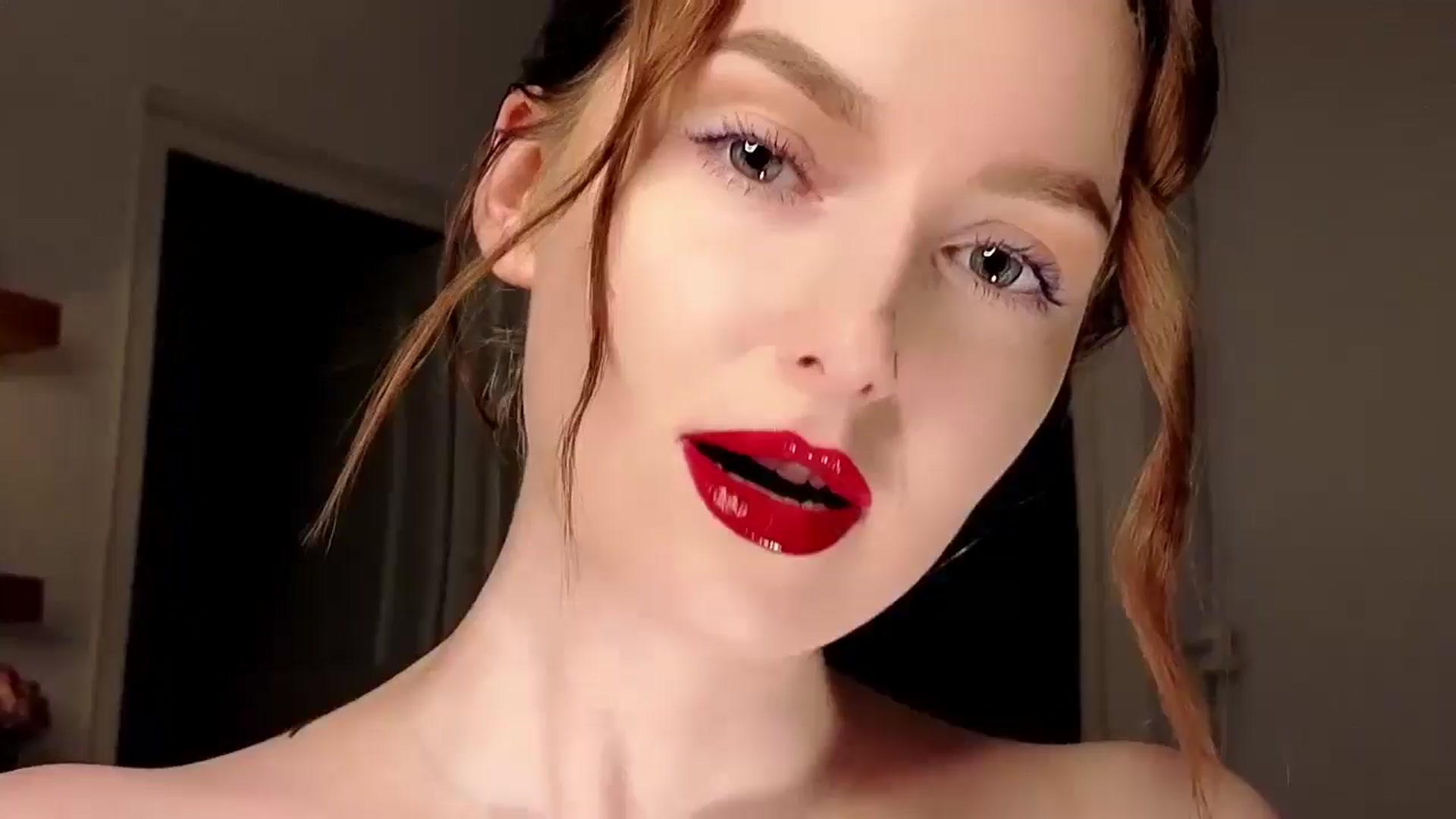 Gallery image thumbnail from Red_Lips_Girl's myfreecams stream on, 09/08/2025, 23:23 image 10 of 20