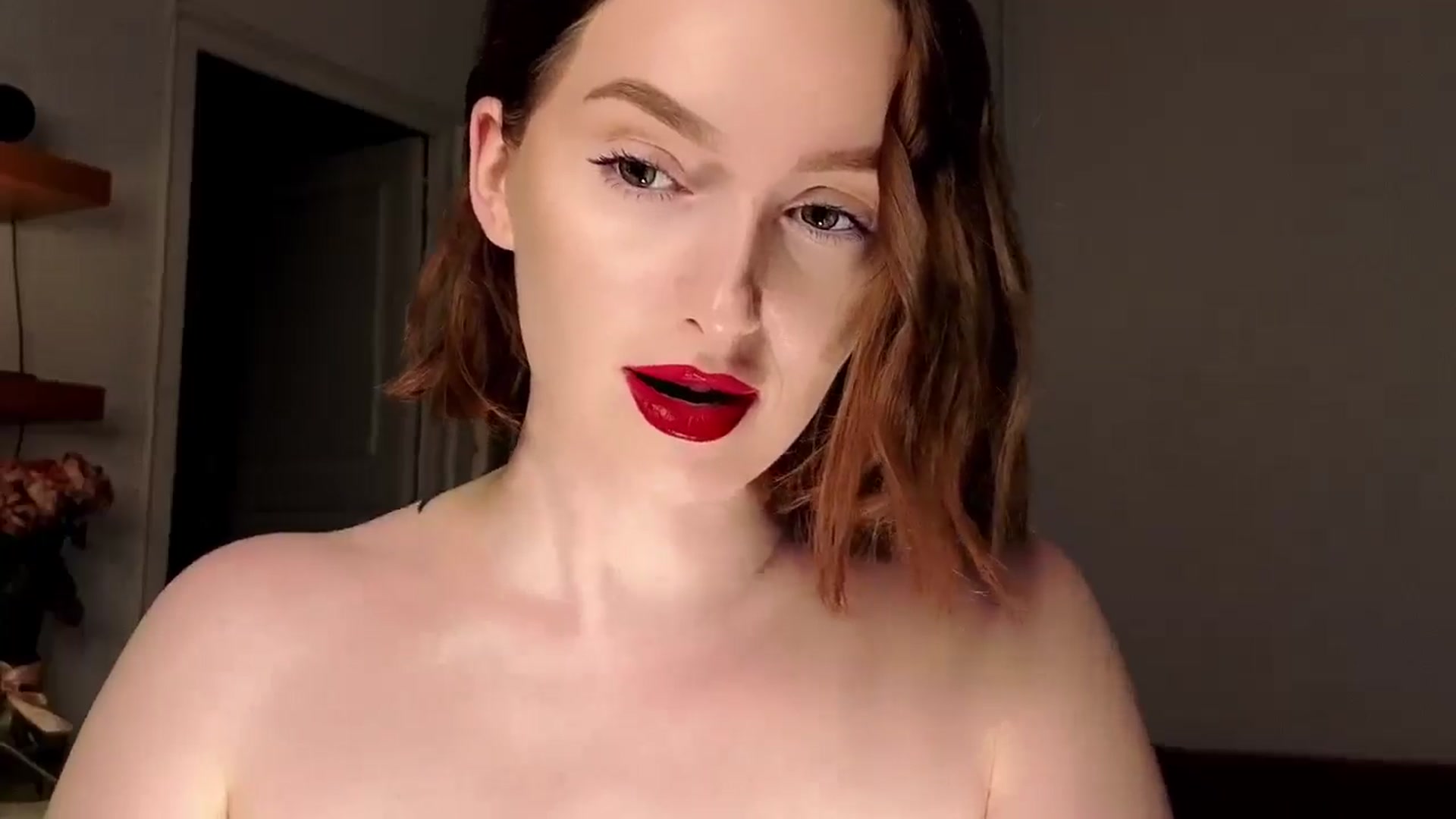 Gallery image thumbnail from Red_Lips_Girl's myfreecams stream on, 09/09/2025, 24:08 image 6 of 20