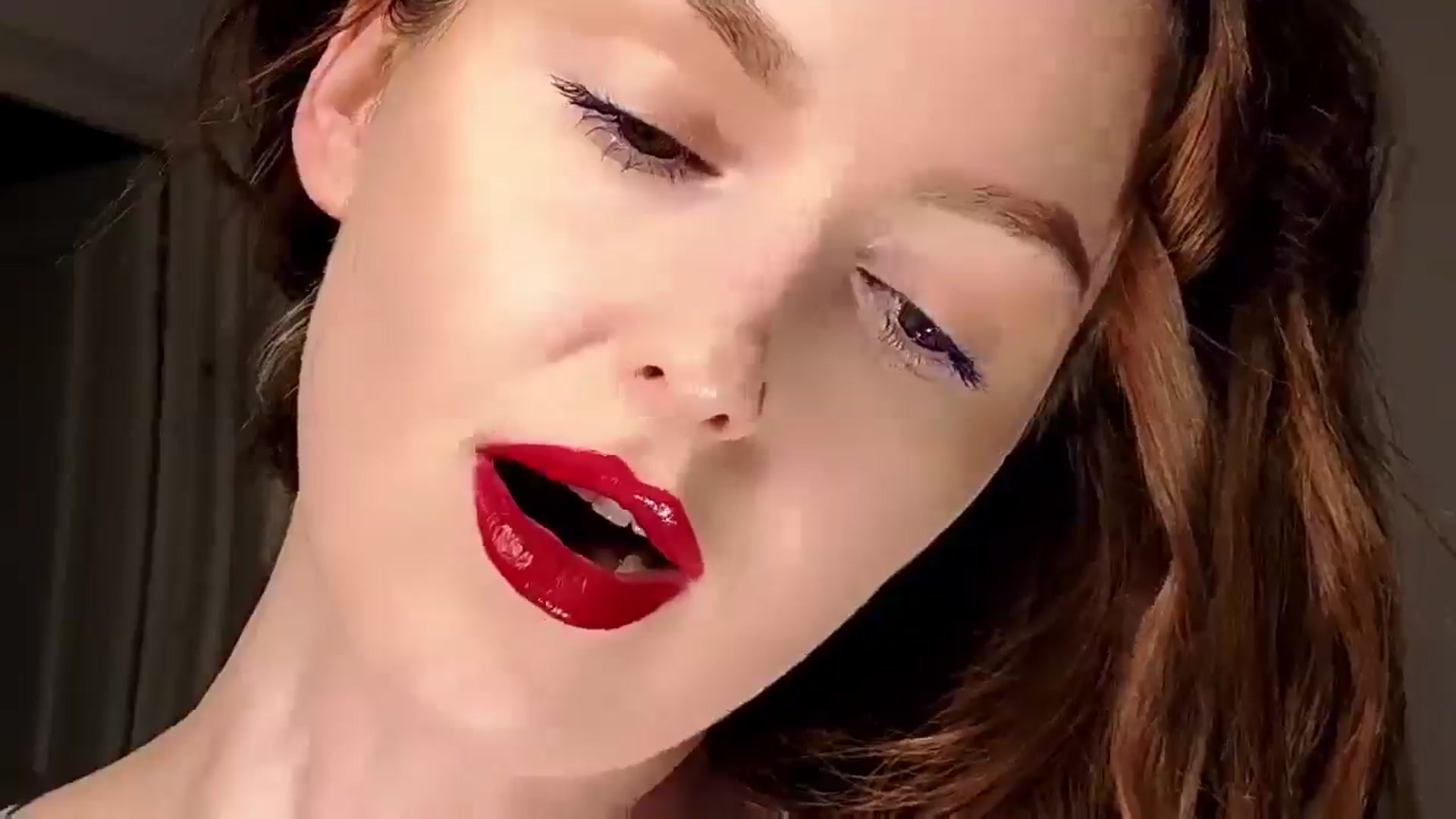 Gallery image thumbnail from Red_Lips_Girl's myfreecams stream on, 09/09/2025, 24:08 image 11 of 20