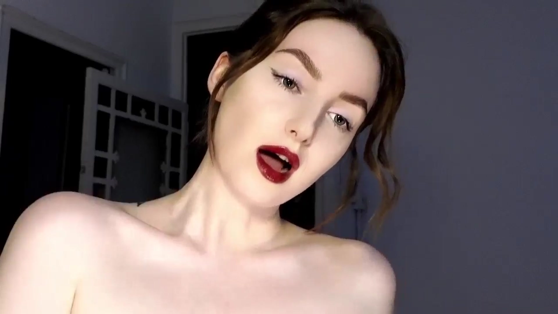 Gallery image thumbnail from Red_Lips_Girl's myfreecams stream on, 09/14/2025, 23:23 image 13 of 20