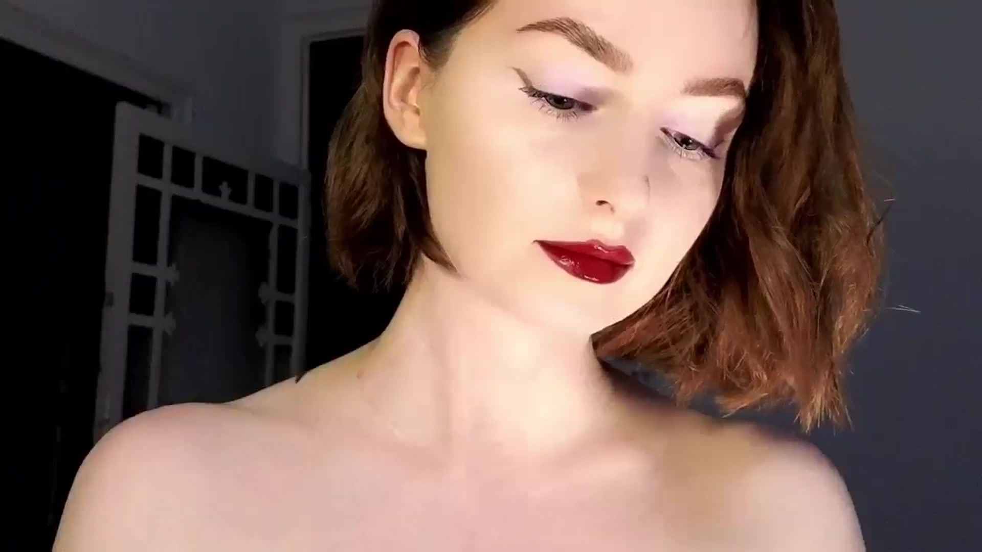Gallery image thumbnail from Red_Lips_Girl's myfreecams stream on, 09/14/2025, 23:23 image 6 of 20