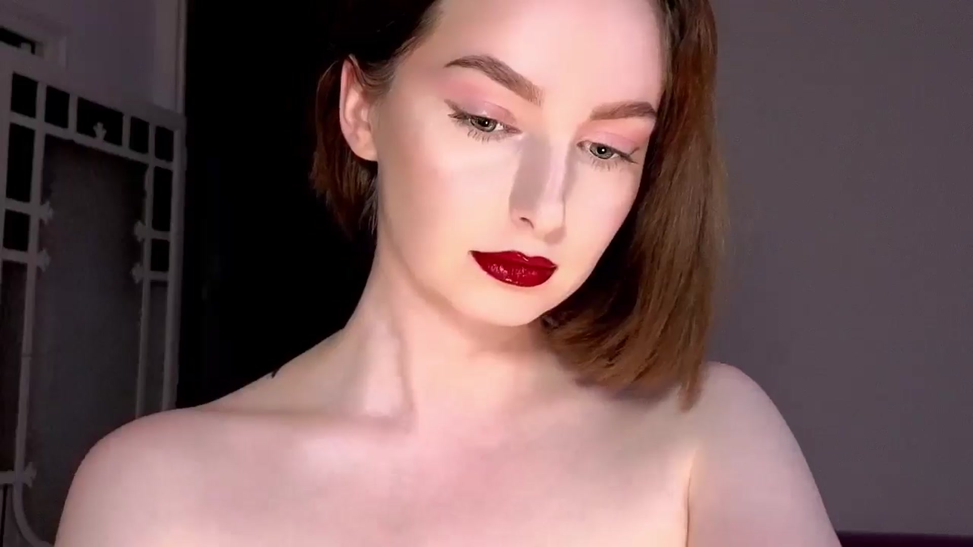 Gallery image thumbnail from Red_Lips_Girl's myfreecams stream on, 09/23/2025, 21:18 image 17 of 20