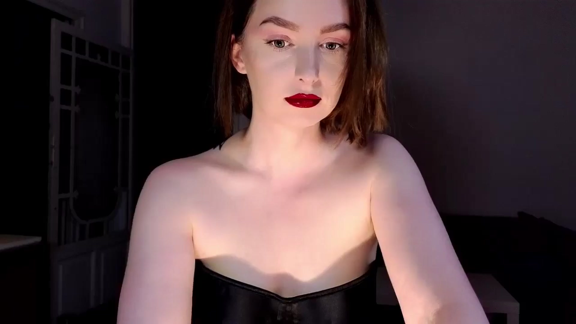 Gallery image thumbnail from Red_Lips_Girl's myfreecams stream on, 09/23/2025, 21:18 image 3 of 20