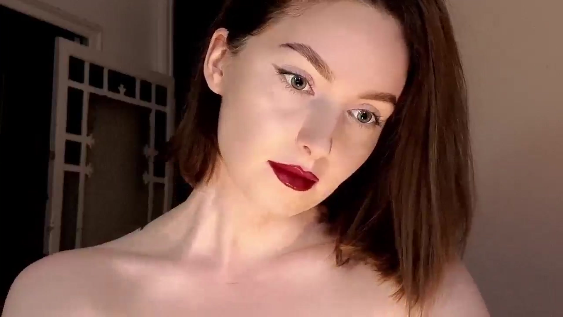 Gallery image thumbnail from Red_Lips_Girl's myfreecams stream on, 09/28/2025, 21:58 image 10 of 20