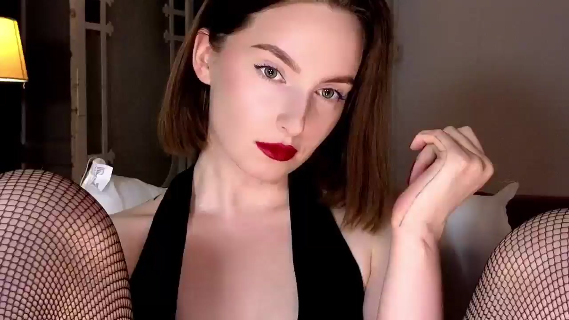 Gallery image thumbnail from Red_Lips_Girl's myfreecams stream on, 09/29/2025, 20:33 image 13 of 20