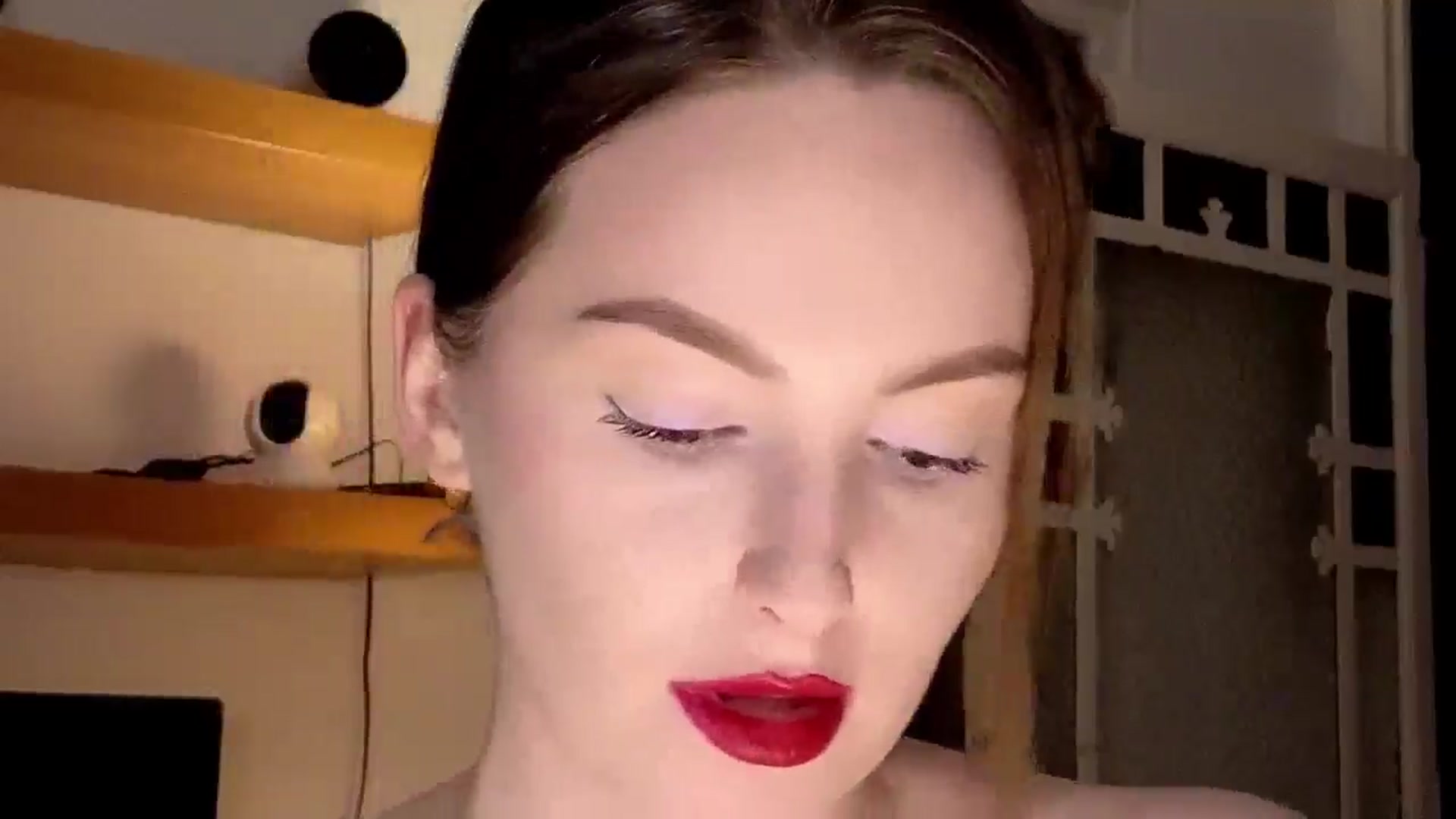 Gallery image thumbnail from Red_Lips_Girl's myfreecams stream on, 09/30/2025, 24:04 image 10 of 20