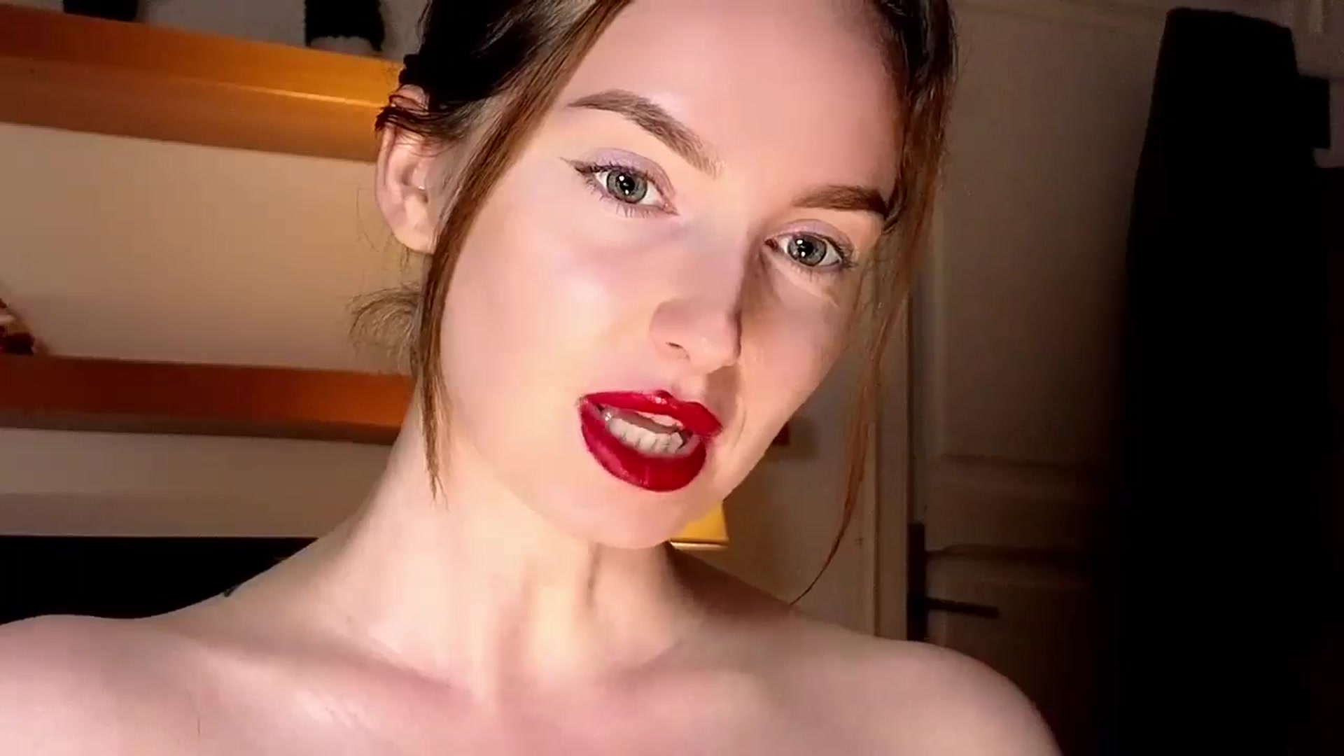 Gallery image thumbnail from Red_Lips_Girl's myfreecams stream on, 10/02/2025, 22:31 image 3 of 20