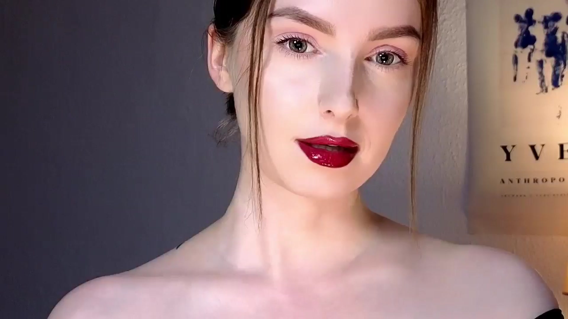 Gallery image thumbnail from Red_Lips_Girl's myfreecams stream on, 10/13/2025, 21:10 image 13 of 20