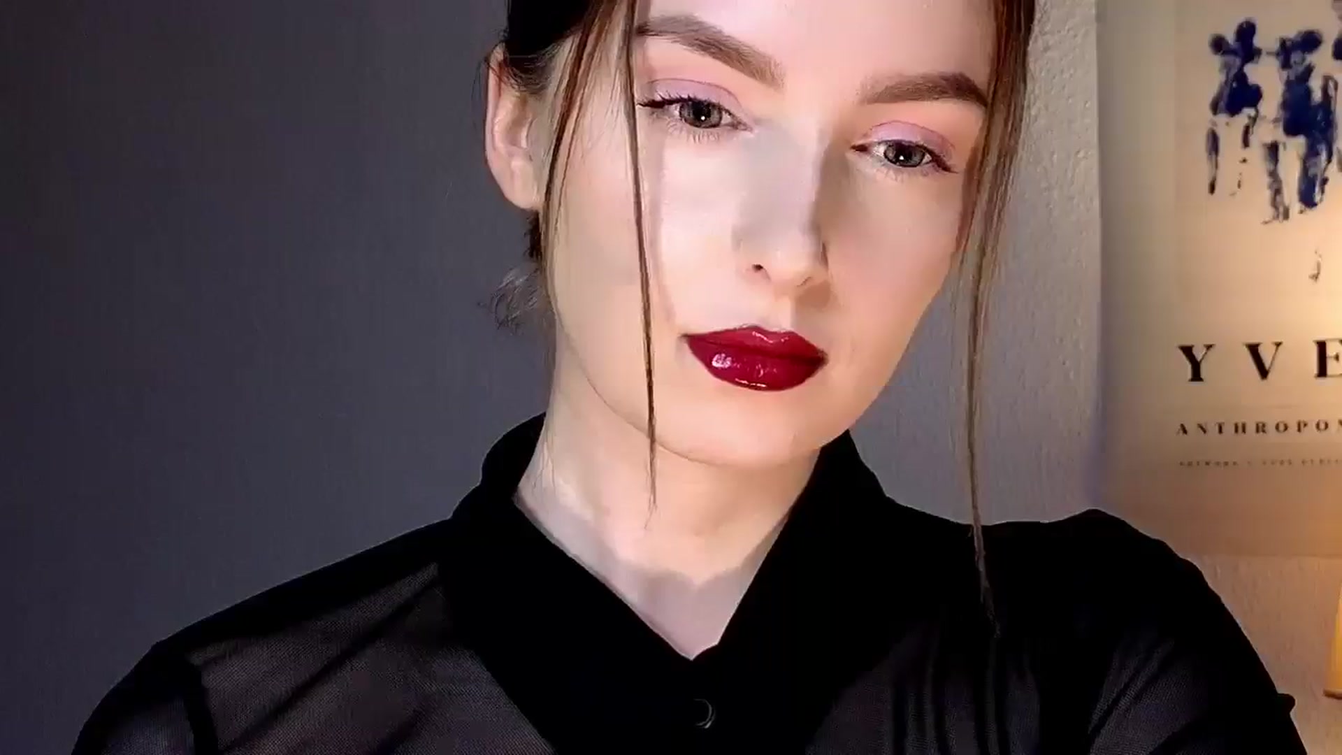 Gallery image thumbnail from Red_Lips_Girl's myfreecams stream on, 10/13/2025, 21:10 image 11 of 20