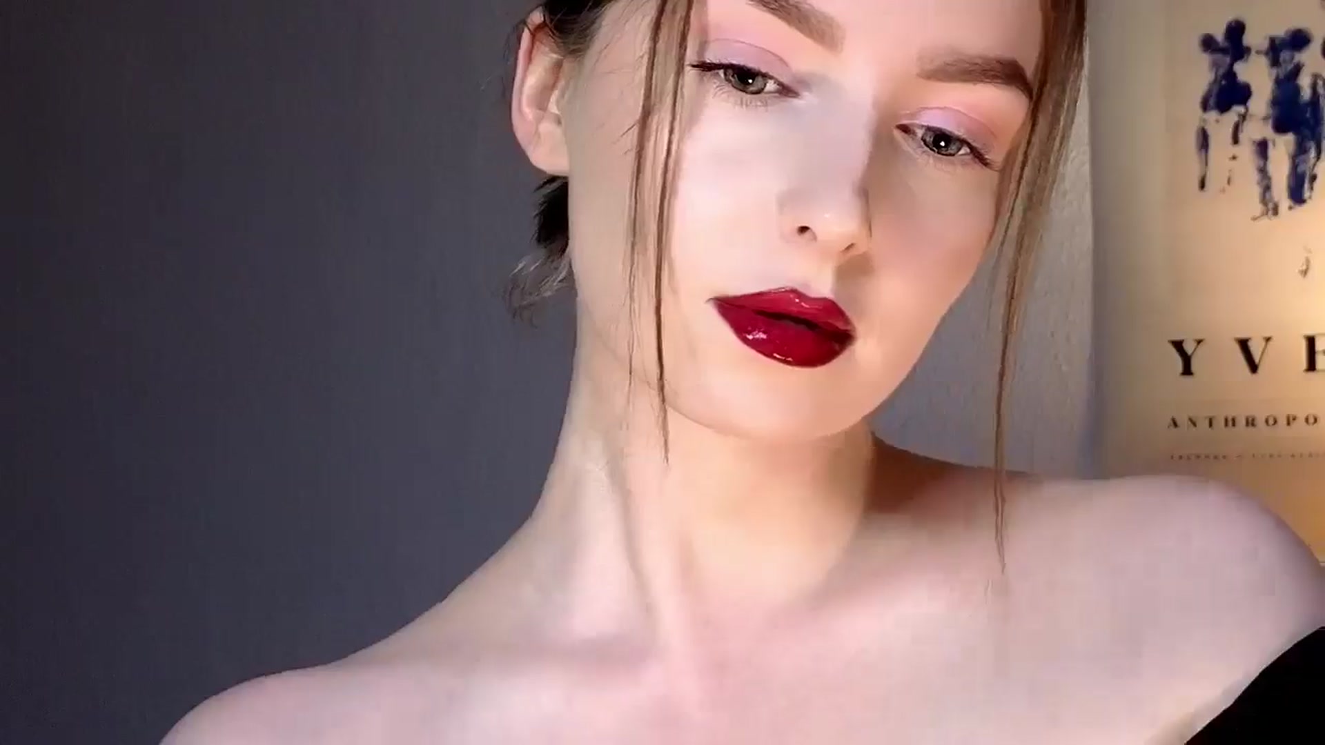 Gallery image thumbnail from Red_Lips_Girl's myfreecams stream on, 10/13/2025, 21:10 image 14 of 20