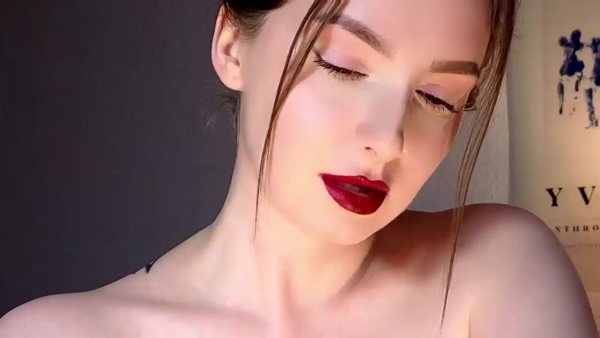 Gallery image thumbnail from Red_Lips_Girl's myfreecams stream on, 10/15/2025, 01:44 image 19 of 20