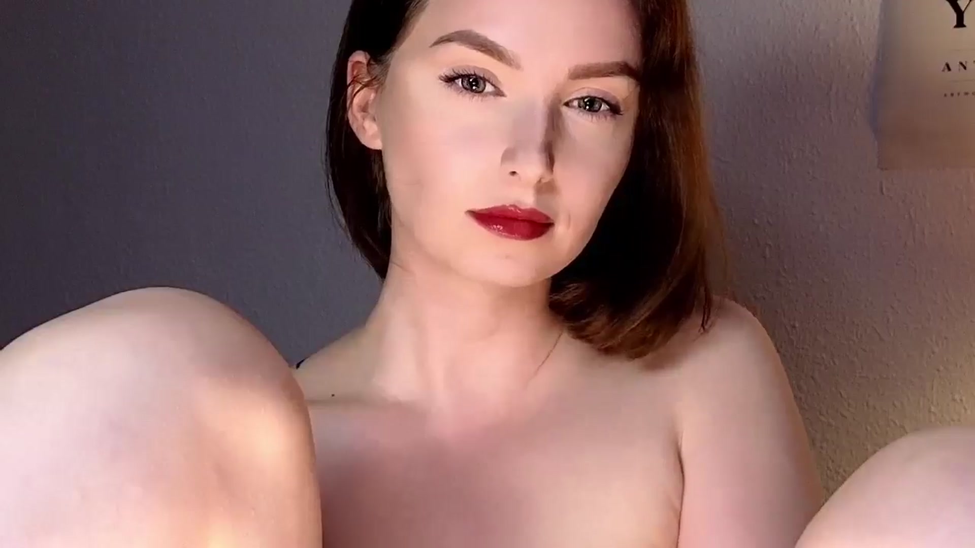 Gallery image thumbnail from Red_Lips_Girl's myfreecams stream on, 10/16/2025, 18:25 image 15 of 20