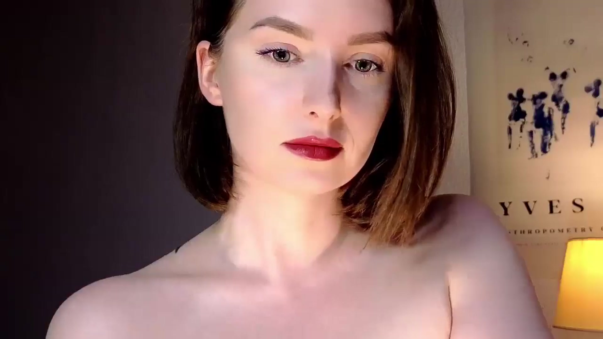 Gallery image thumbnail from Red_Lips_Girl's myfreecams stream on, 10/17/2025, 24:14 image 17 of 20