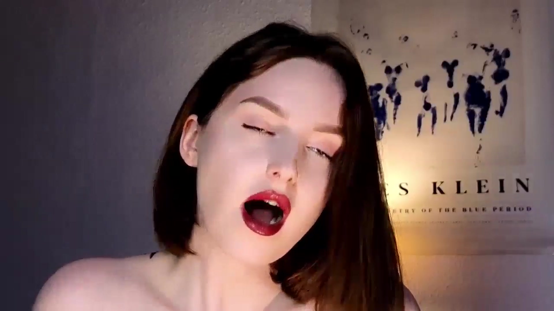 Gallery image thumbnail from Red_Lips_Girl's myfreecams stream on, 10/29/2025, 17:18 image 4 of 20