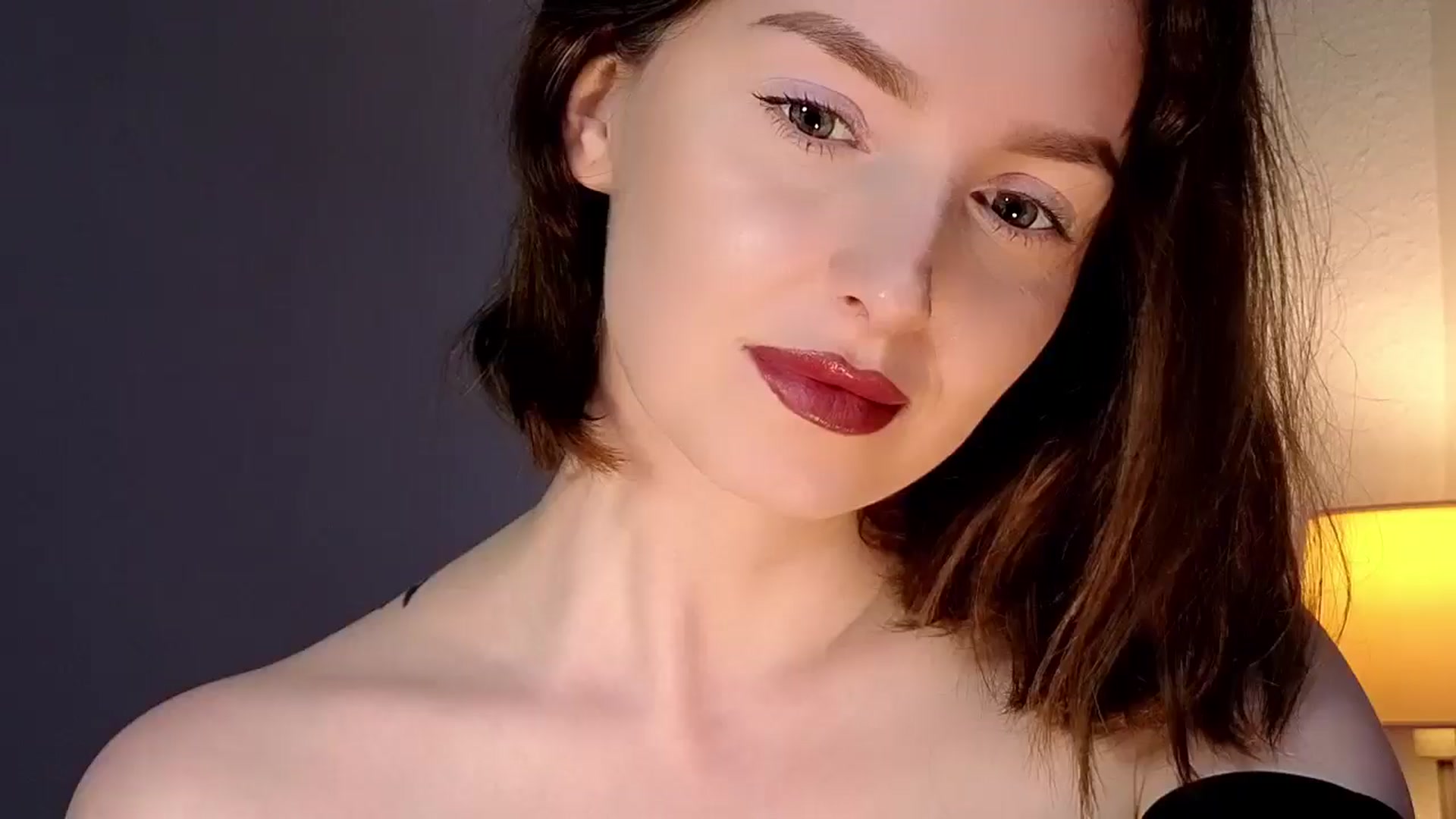 Gallery image thumbnail from Red_Lips_Girl's myfreecams stream on, 10/31/2025, 16:18 image 5 of 20