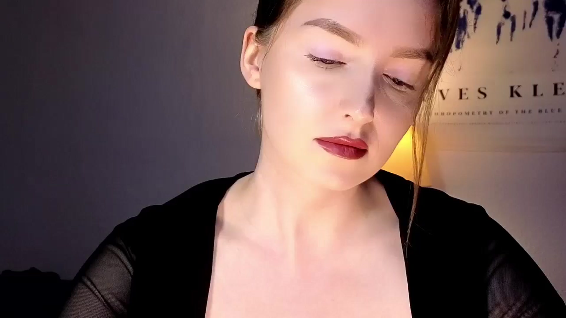 Gallery image thumbnail from Red_Lips_Girl's myfreecams stream on, 10/31/2025, 16:18 image 12 of 20