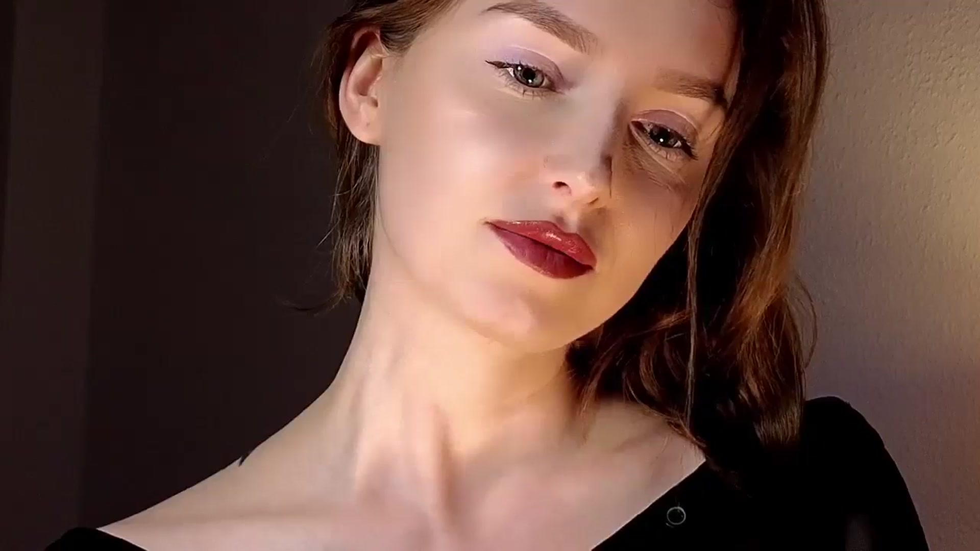 Gallery image thumbnail from Red_Lips_Girl's myfreecams stream on, 10/31/2025, 18:01 image 20 of 20