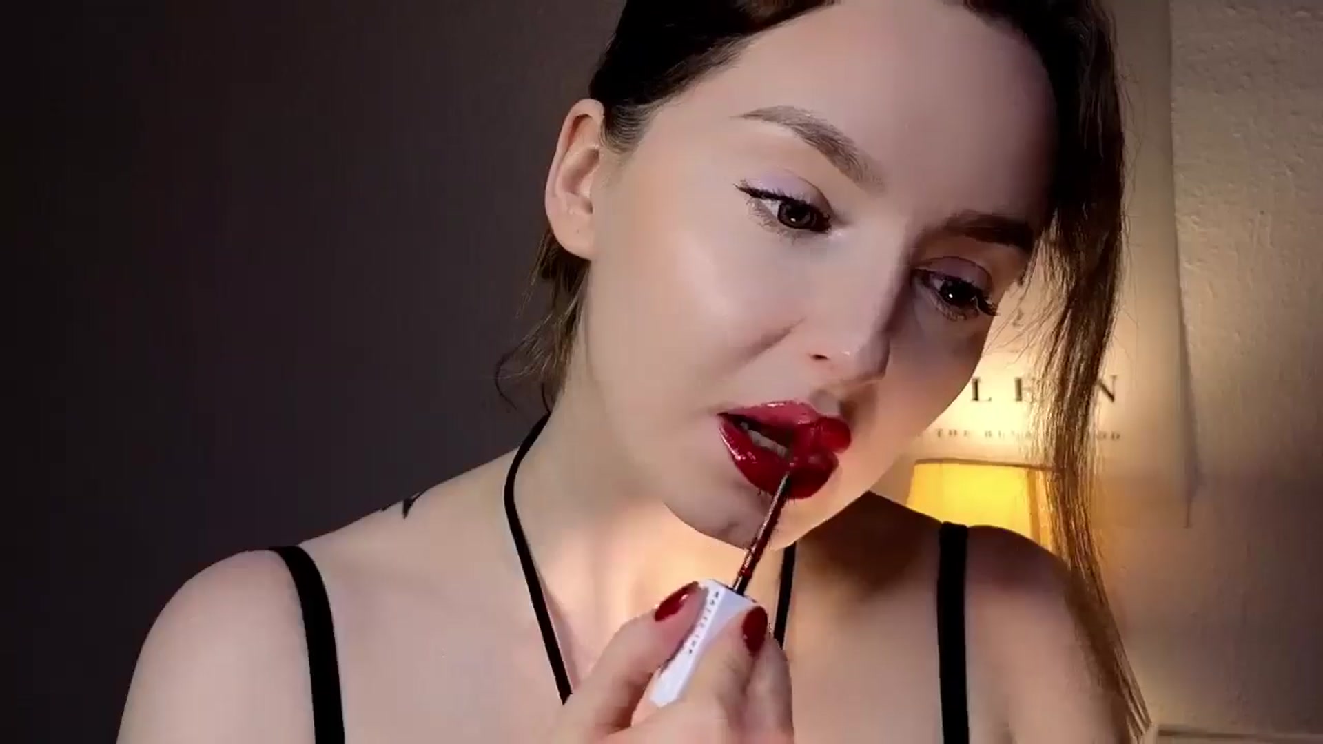 Gallery image thumbnail from Red_Lips_Girl's myfreecams stream on, 11/04/2025, 21:47 image 11 of 20