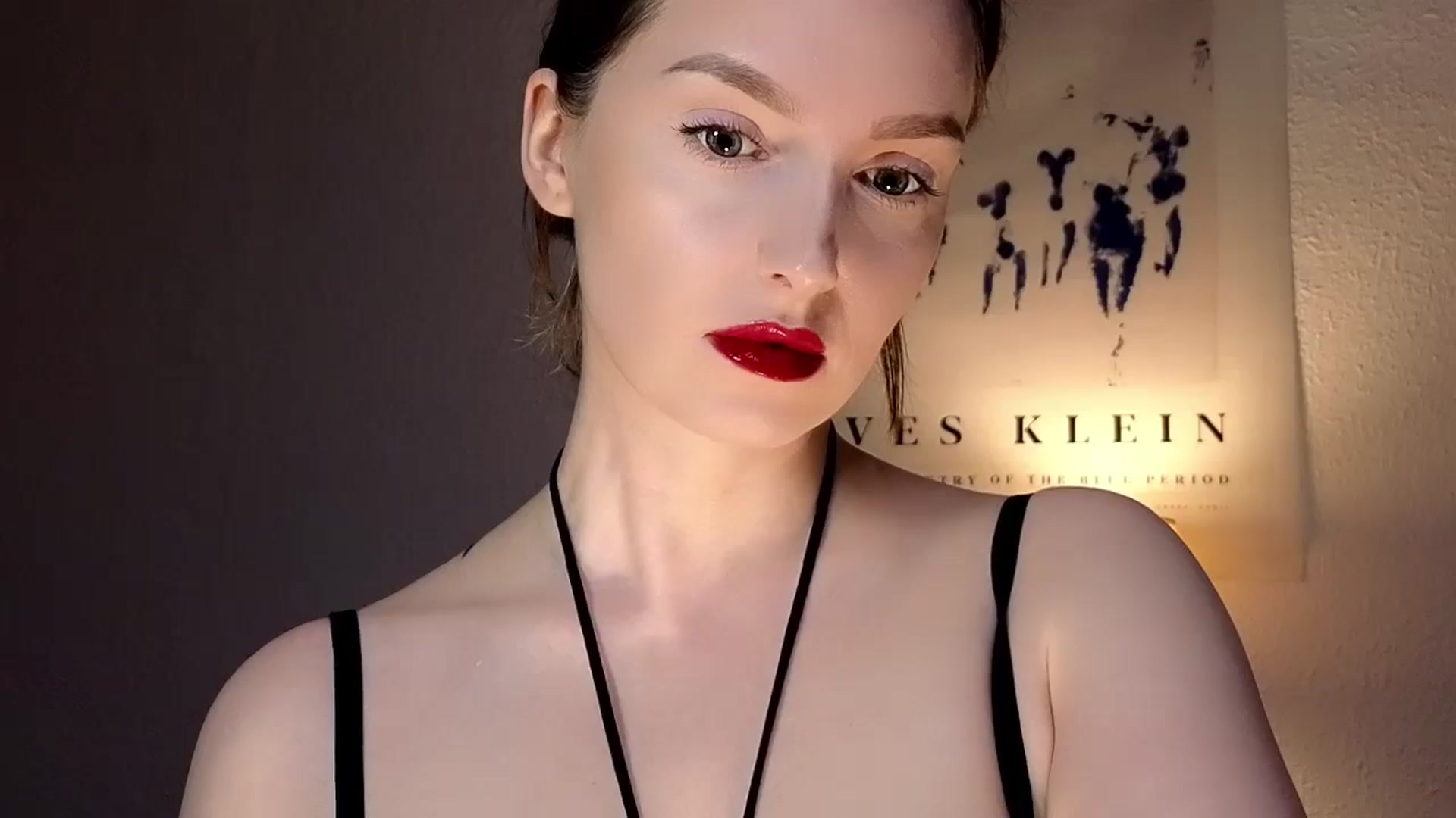 Gallery image thumbnail from Red_Lips_Girl's myfreecams stream on, 11/04/2025, 21:47 image 12 of 20