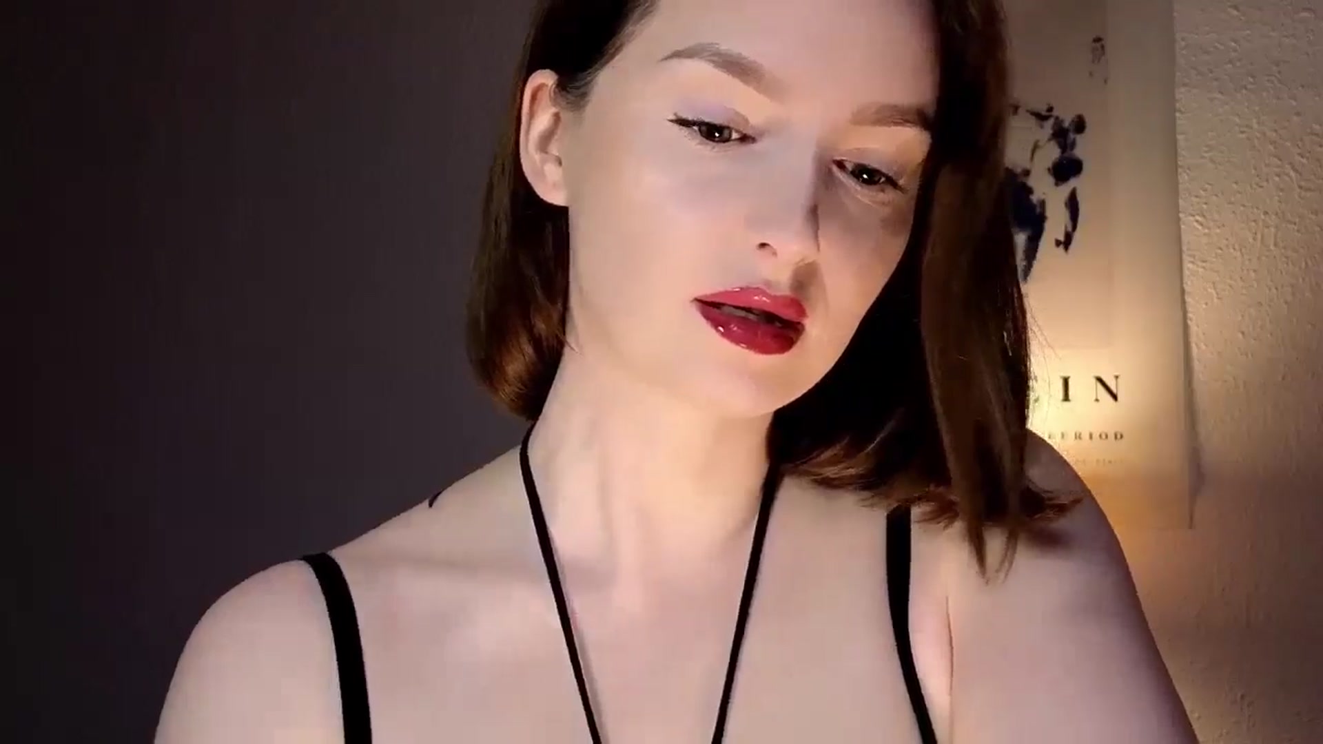 Gallery image thumbnail from Red_Lips_Girl's myfreecams stream on, 11/04/2025, 21:47 image 4 of 20