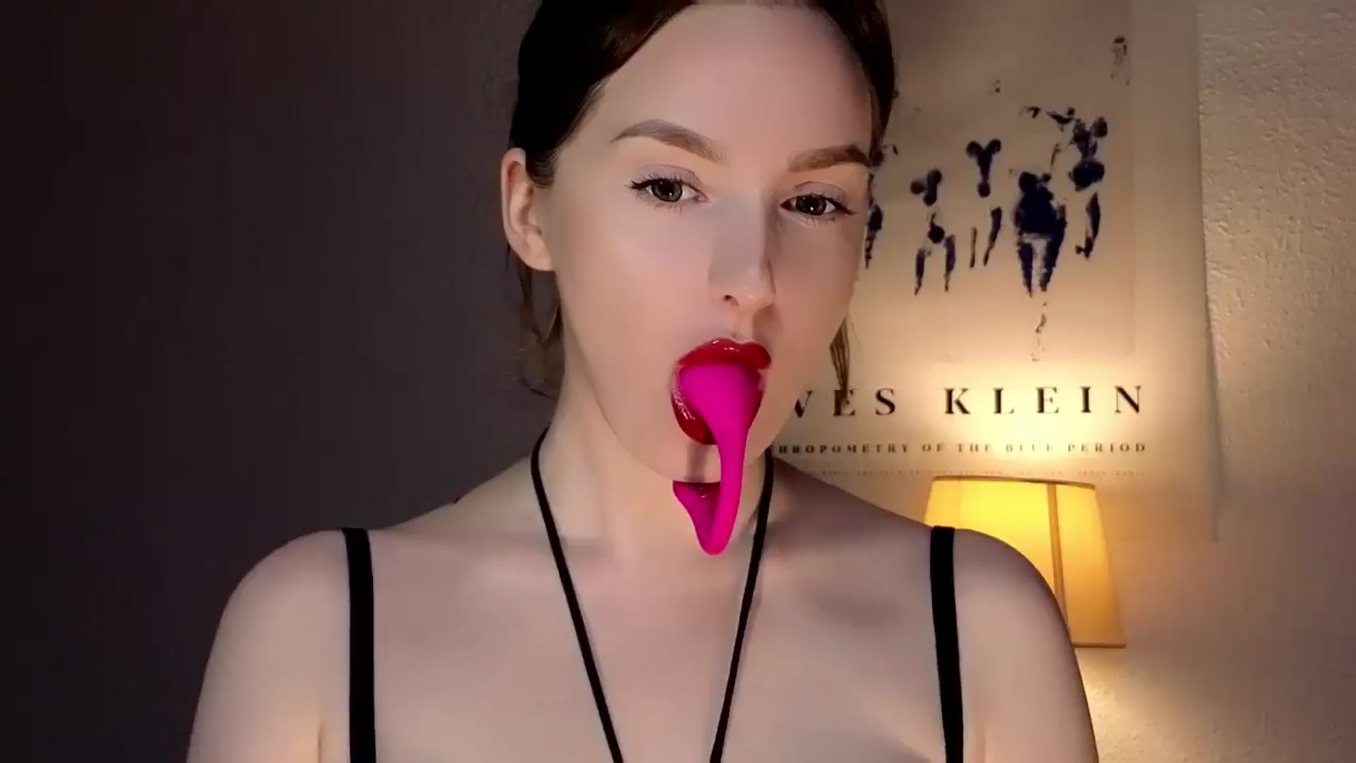 Gallery image thumbnail from Red_Lips_Girl's myfreecams stream on, 11/04/2025, 21:47 image 14 of 20