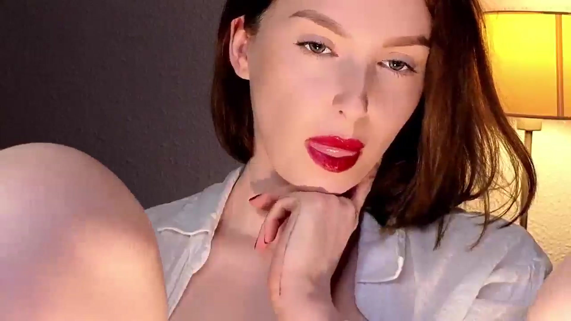 Gallery image thumbnail from Red_Lips_Girl's myfreecams stream on, 11/05/2025, 01:41 image 10 of 20