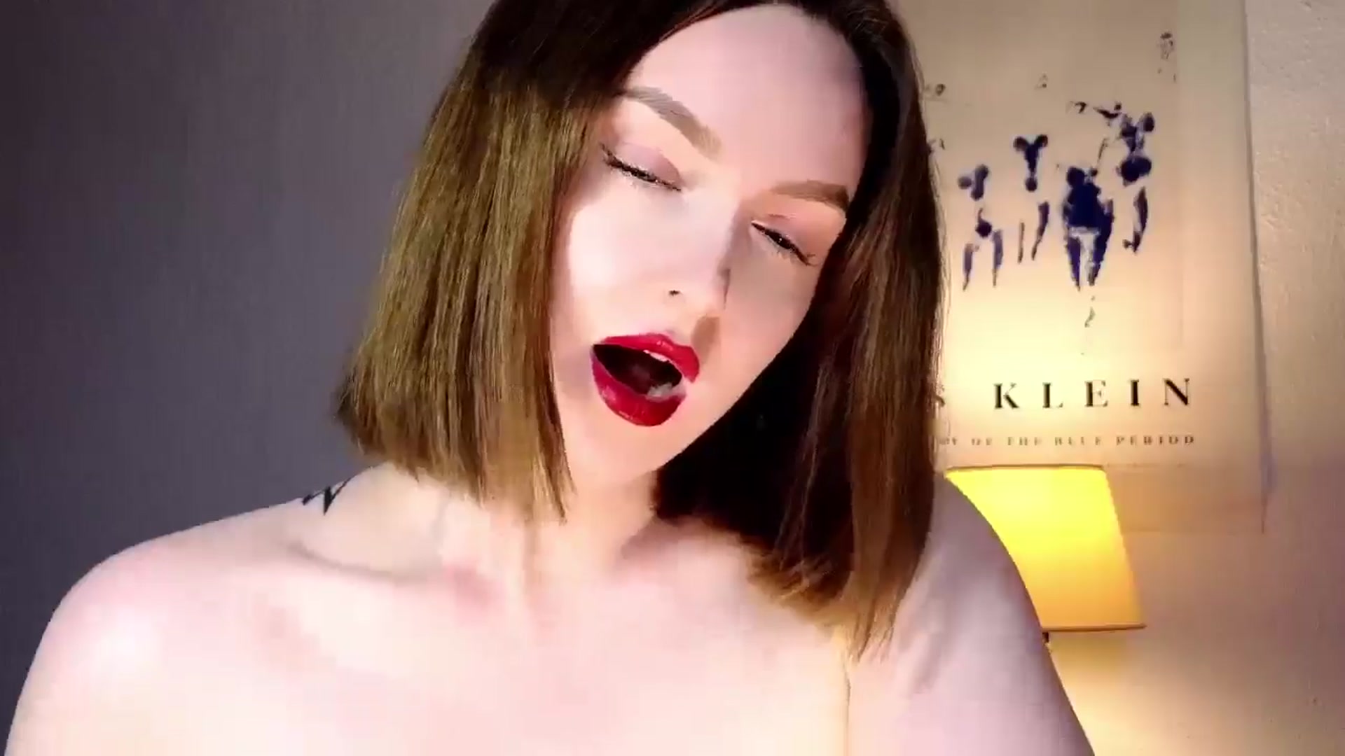 Gallery image thumbnail from Red_Lips_Girl's myfreecams stream on, 11/08/2025, 23:40 image 12 of 20