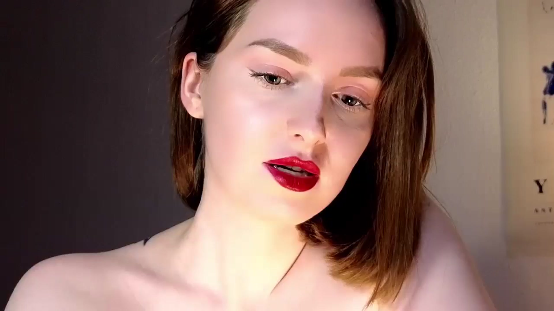 Gallery image thumbnail from Red_Lips_Girl's myfreecams stream on, 11/09/2025, 02:11 image 14 of 20