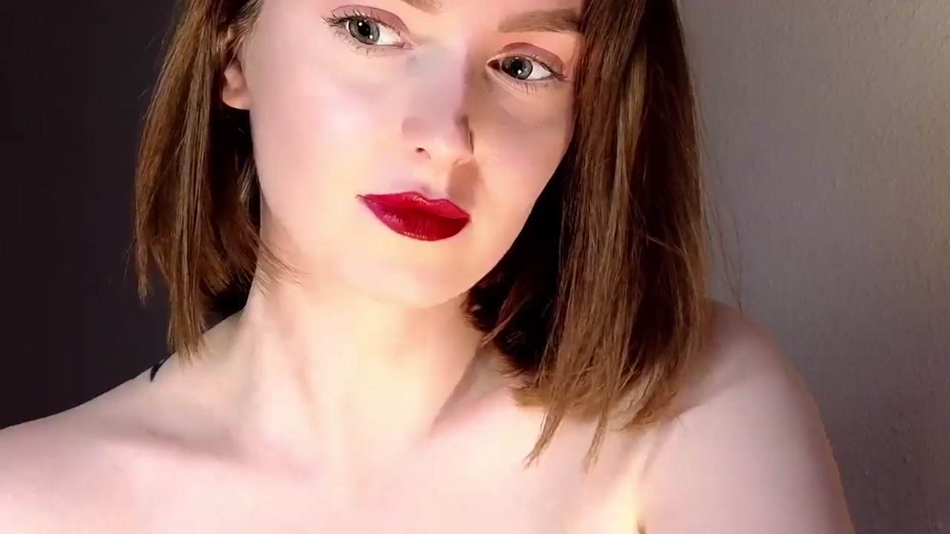 Gallery image thumbnail from Red_Lips_Girl's myfreecams stream on, 11/09/2025, 02:11 image 20 of 20