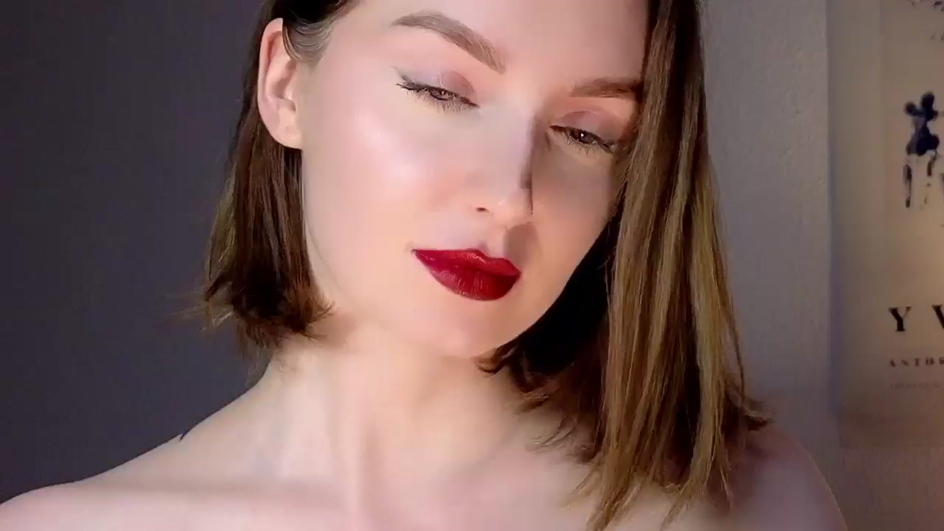 Gallery image thumbnail from Red_Lips_Girl's myfreecams stream on, 11/12/2025, 01:37 image 18 of 20