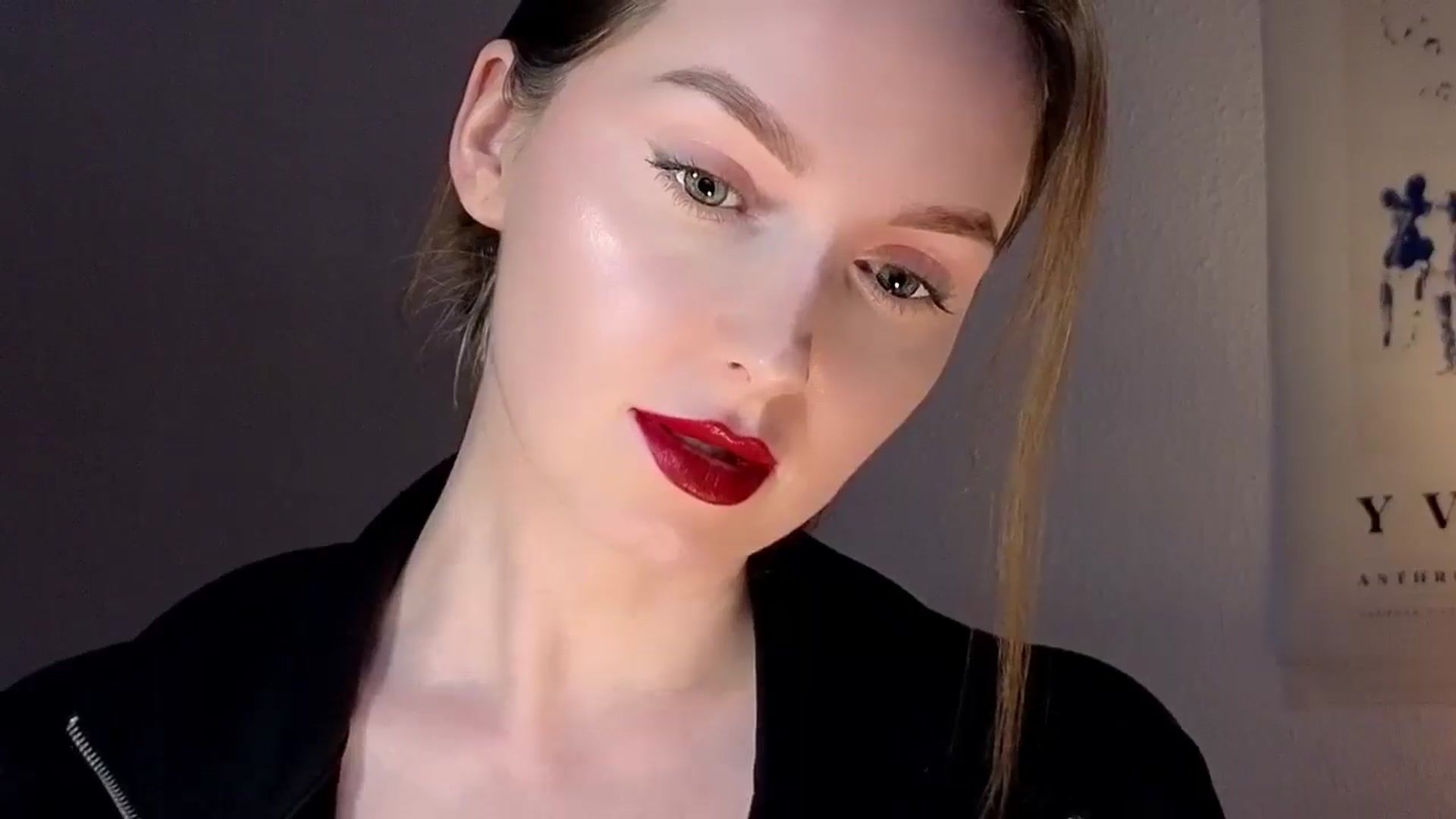 Gallery image thumbnail from Red_Lips_Girl's myfreecams stream on, 11/12/2025, 01:37 image 8 of 20
