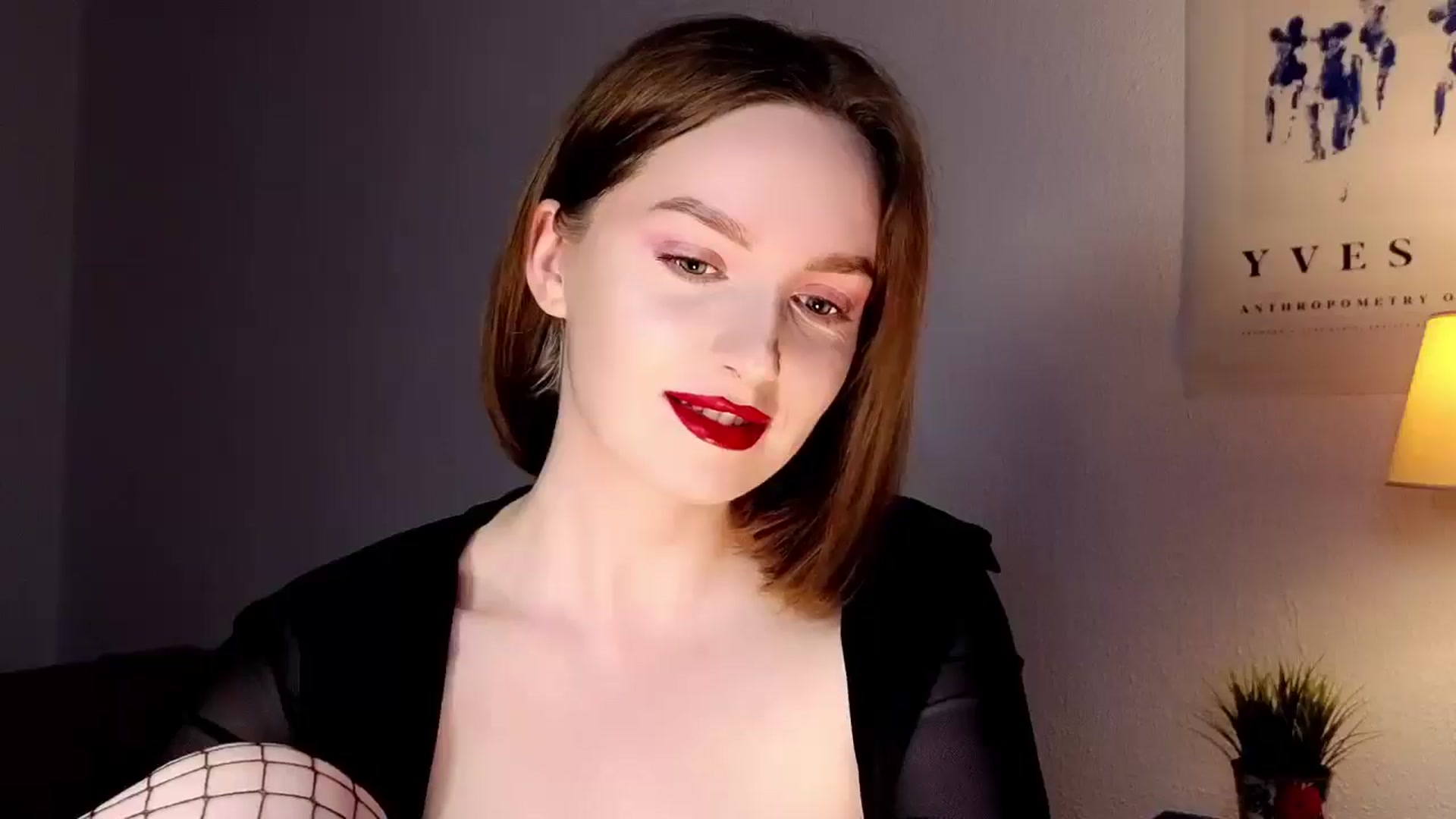 Gallery image thumbnail from Red_Lips_Girl's myfreecams stream on, 11/13/2025, 02:53 image 16 of 20