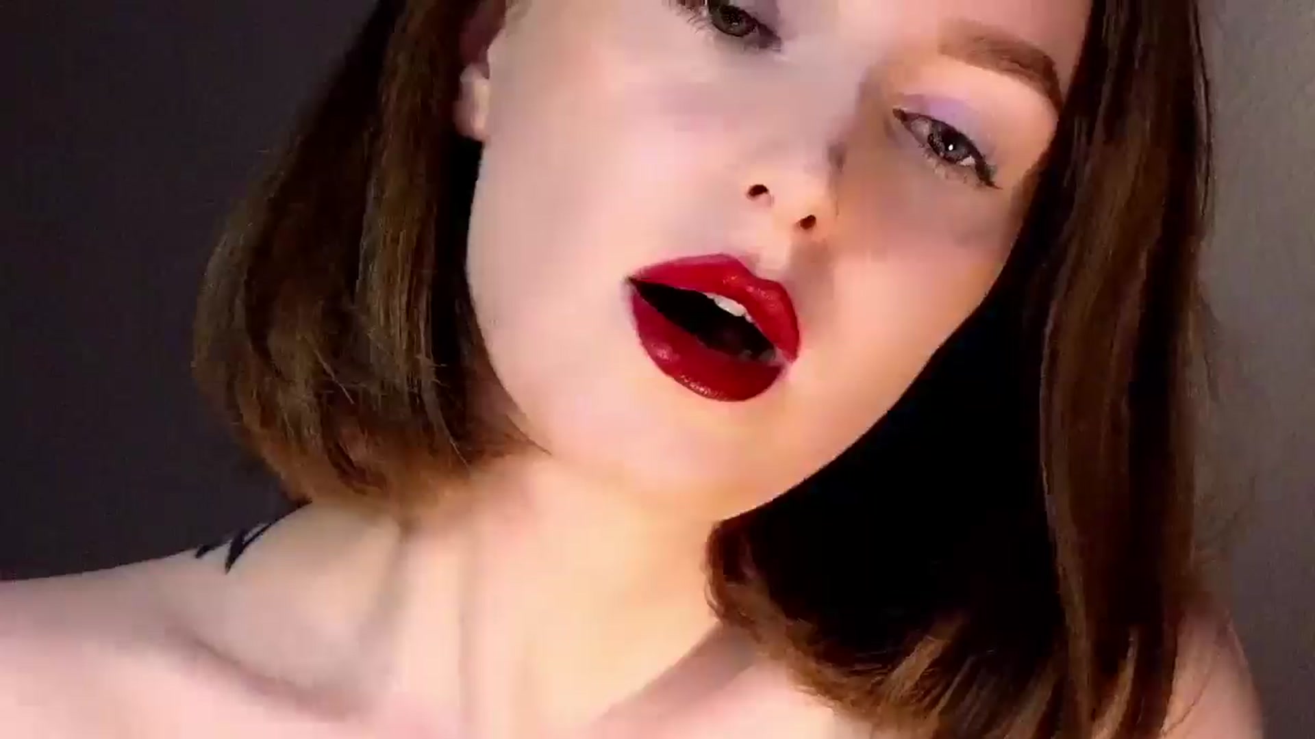 Gallery image thumbnail from Red_Lips_Girl's myfreecams stream on, 11/14/2025, 01:07 image 3 of 20