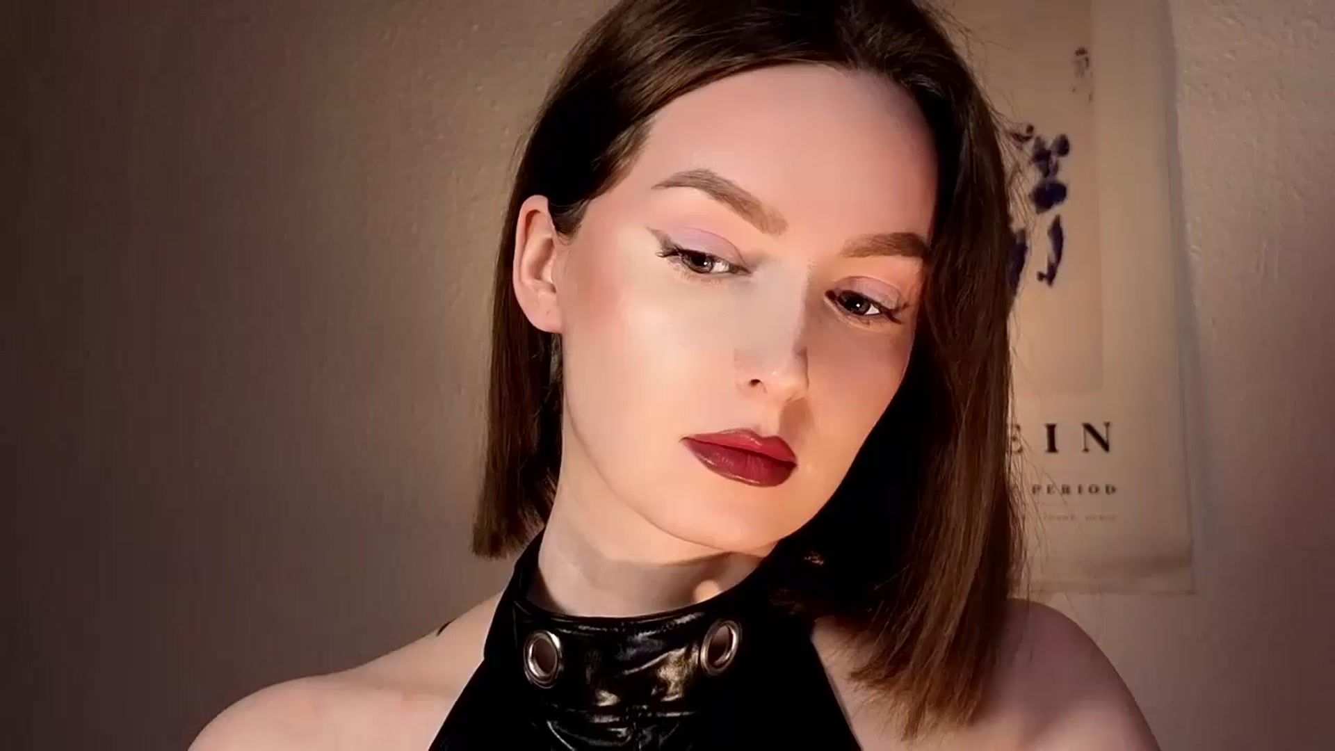 Gallery image thumbnail from Red_Lips_Girl's myfreecams stream on, 12/23/2025, 01:00 image 1 of 20