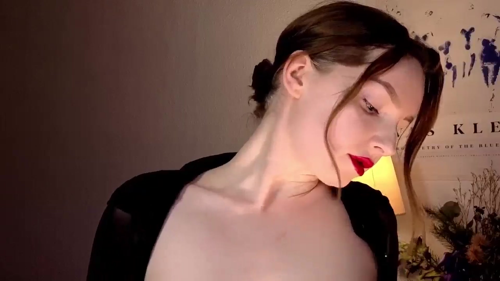 Gallery image thumbnail from Red_Lips_Girl's myfreecams stream on, 12/30/2025, 01:22 image 2 of 20