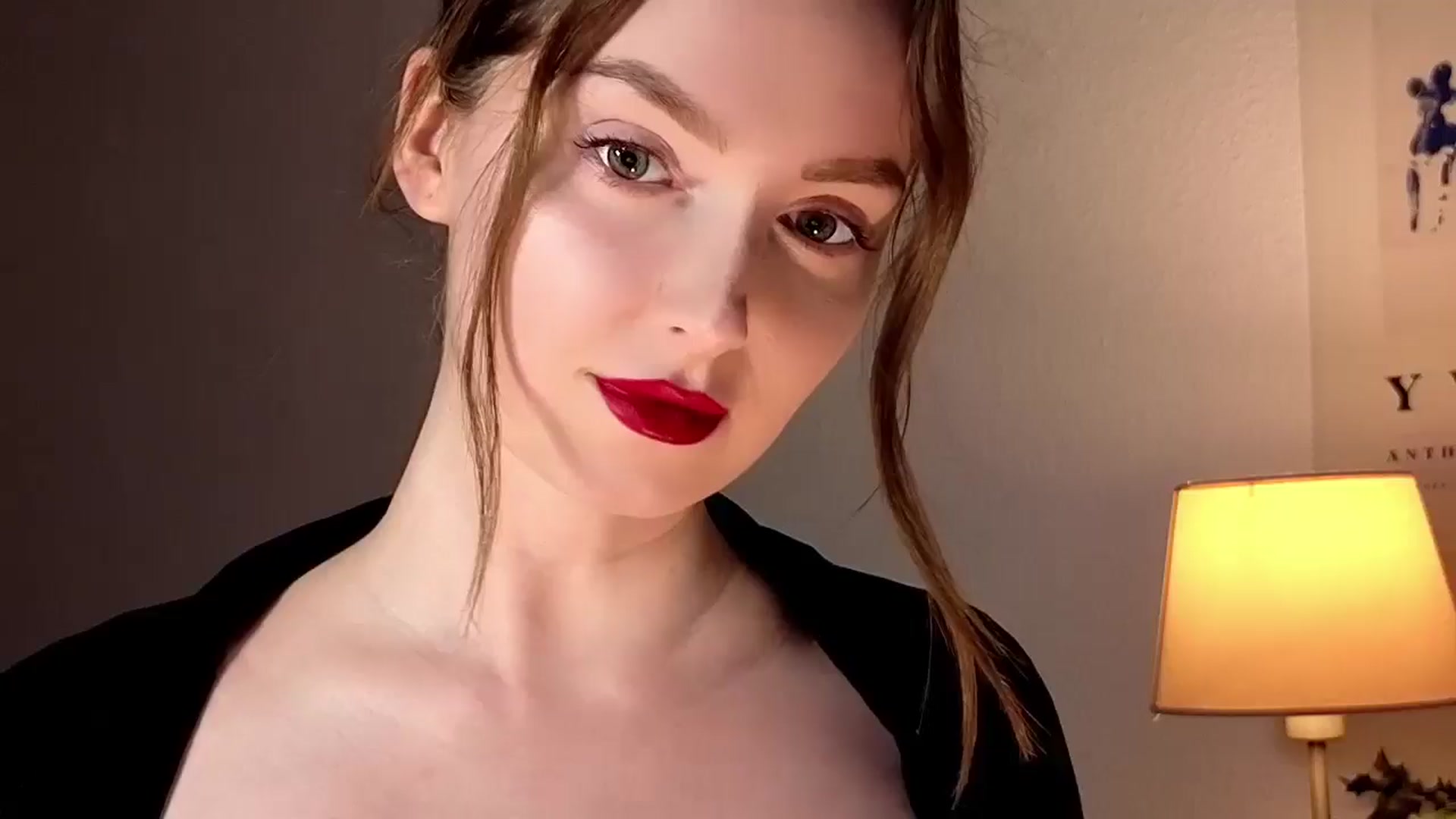 Gallery image thumbnail from Red_Lips_Girl's myfreecams stream on, 12/30/2025, 01:22 image 16 of 20