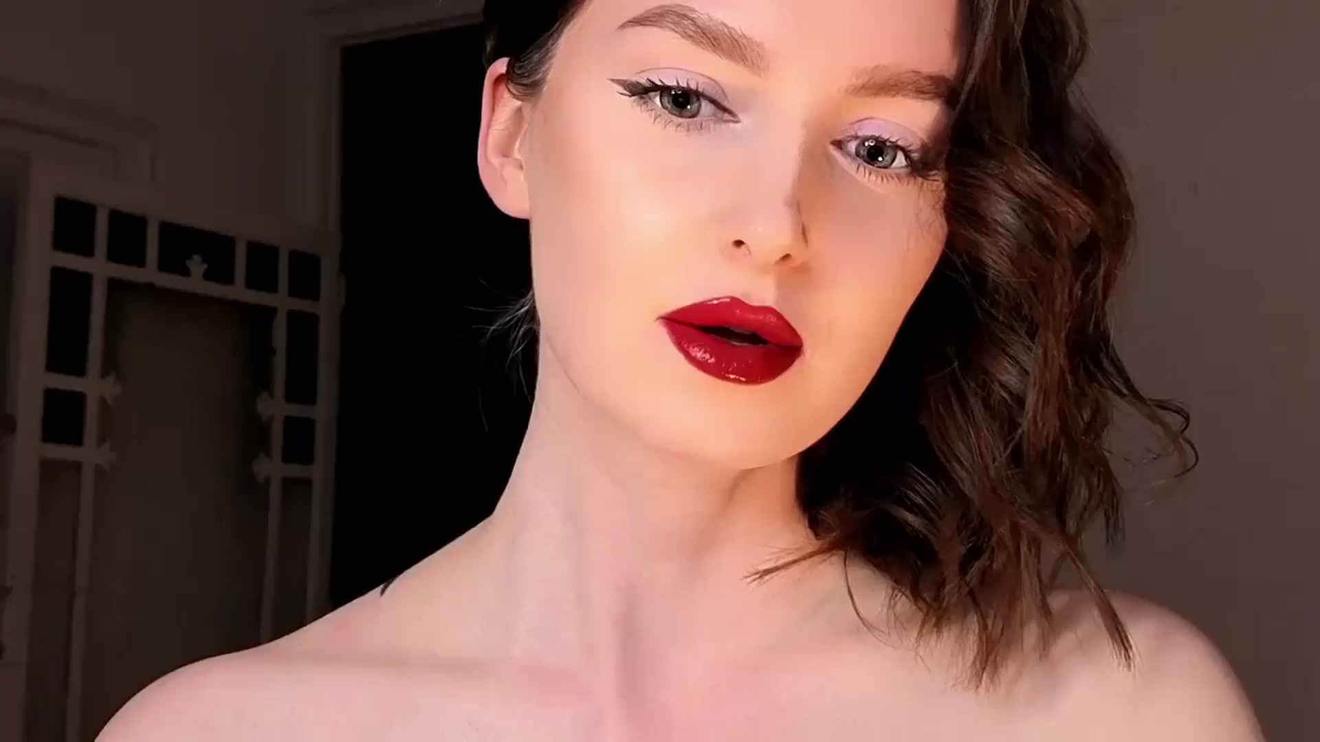 Gallery image thumbnail from Red_Lips_Girl's myfreecams stream on, 04/09/2026, 23:58 image 1 of 20