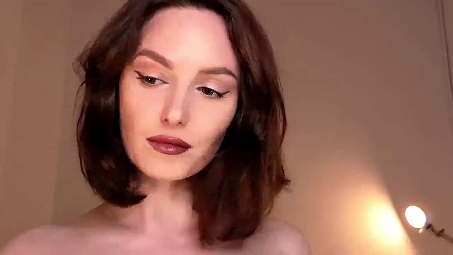 Gallery image thumbnail from Red_Lips_Girl's myfreecams stream on, 04/28/2026, 24:13 image 12 of 20