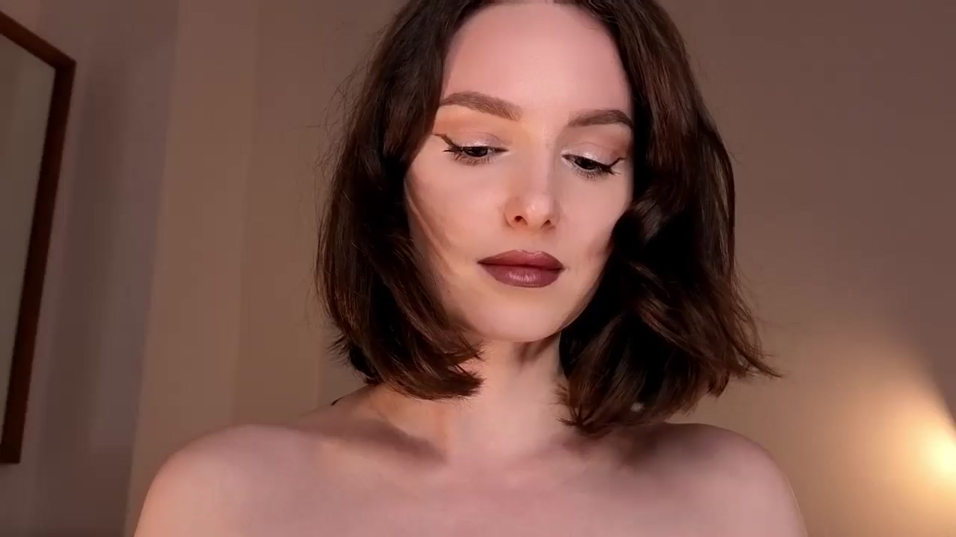 Gallery image thumbnail from Red_Lips_Girl's myfreecams stream on, 04/28/2026, 01:34 image 17 of 20