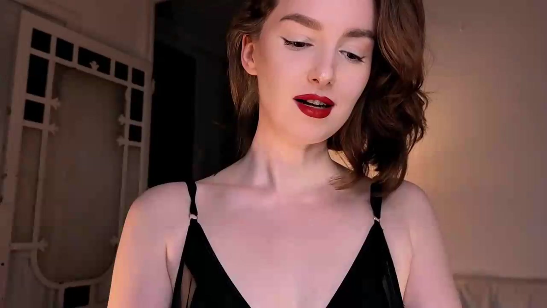 Gallery image thumbnail from Red_Lips_Girl's myfreecams stream on, 07/01/2026, 24:17 image 6 of 20