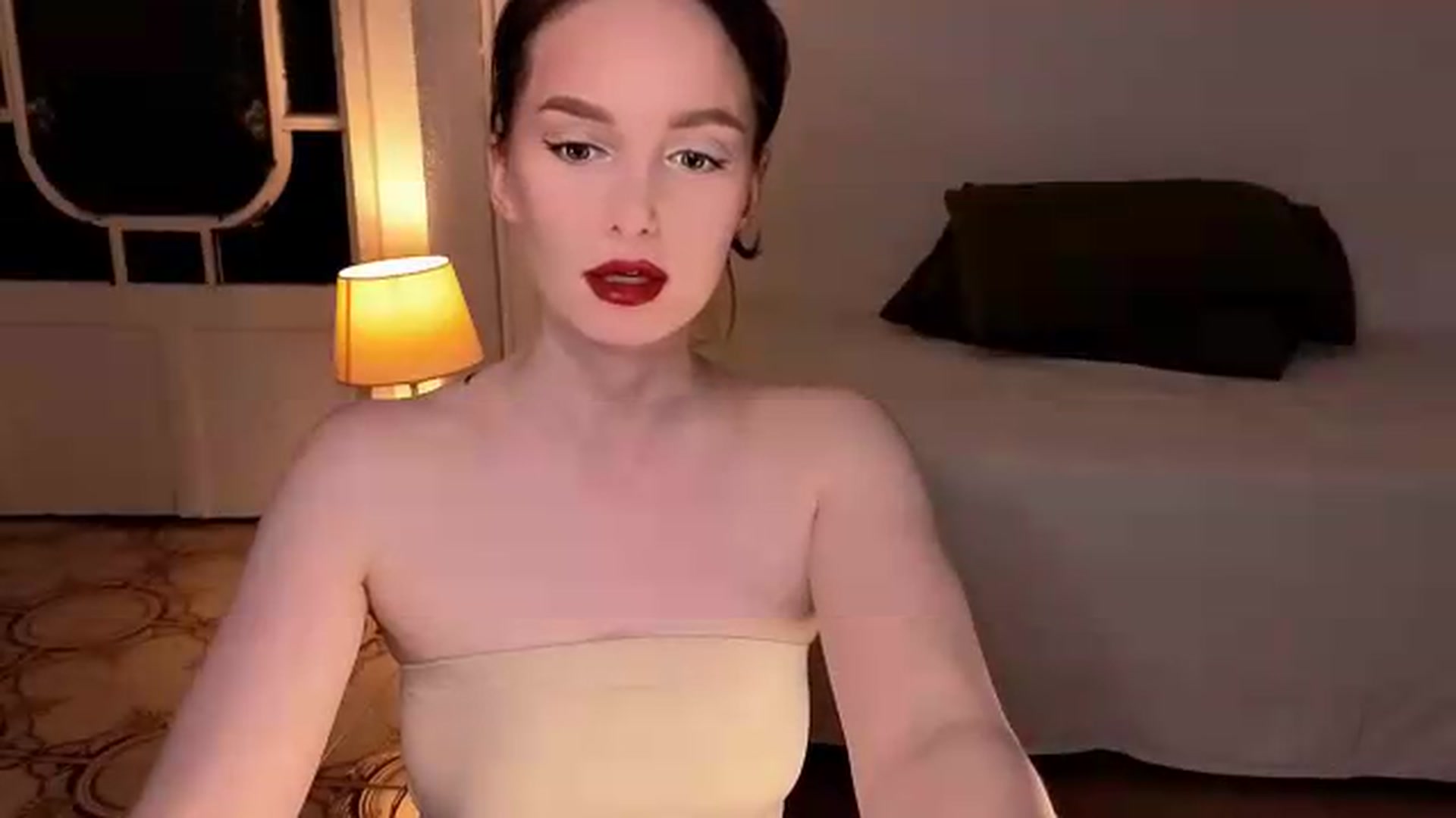 Gallery image thumbnail from Red_Lips_Girl's myfreecams stream on, 08/26/2026, 23:01 image 7 of 20