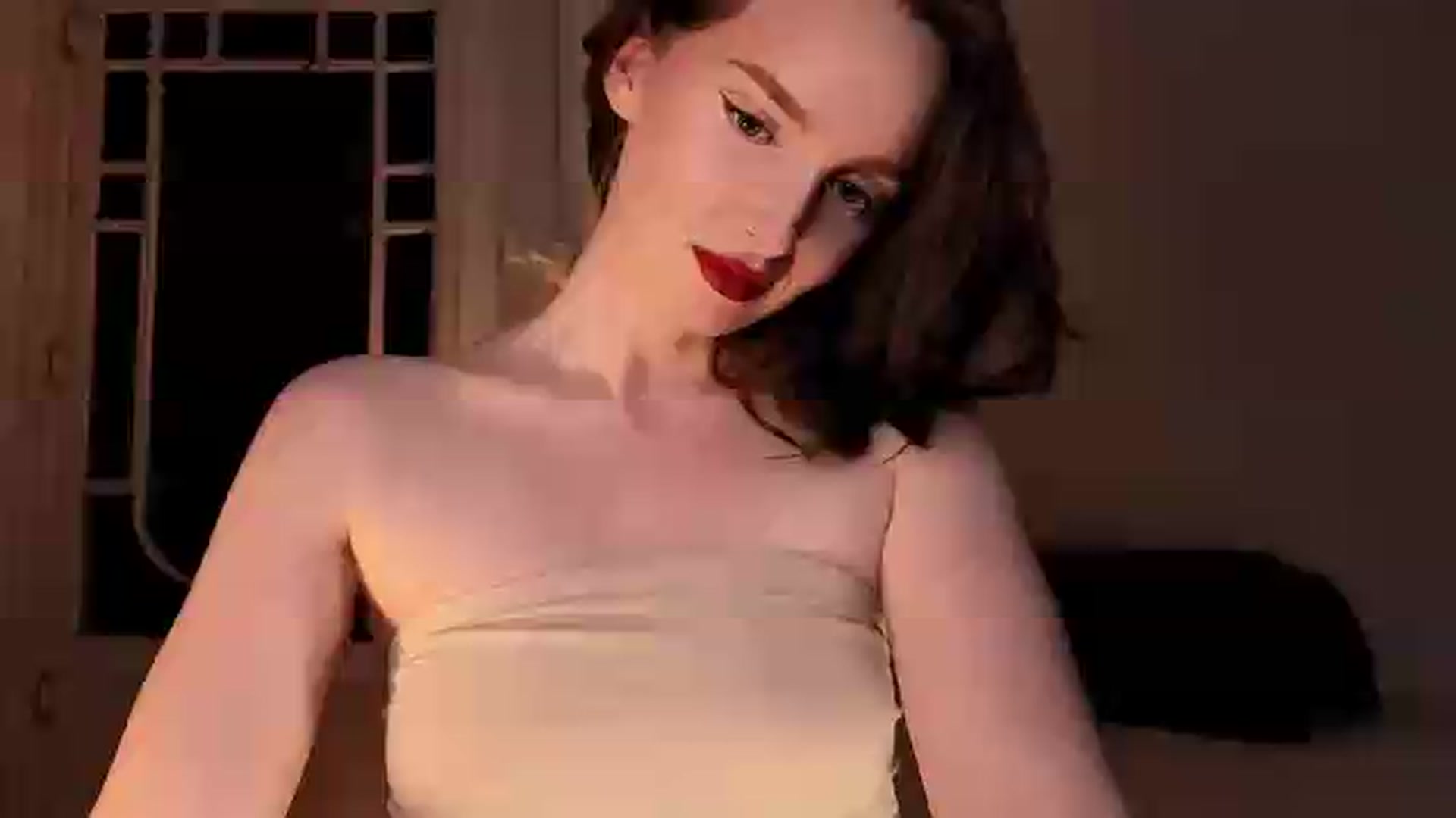 Gallery image thumbnail from Red_Lips_Girl's myfreecams stream on, 08/27/2026, 24:01 image 1 of 20