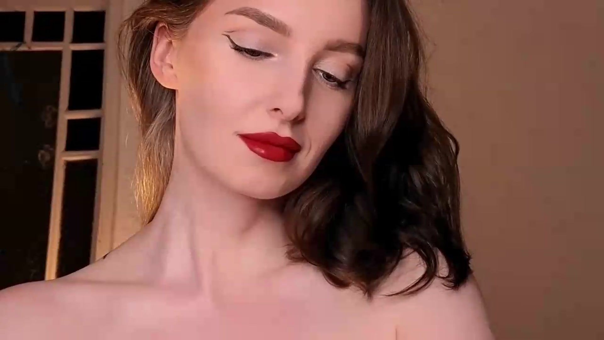 Gallery image thumbnail from Red_Lips_Girl's myfreecams stream on, 08/27/2026, 24:01 image 4 of 20