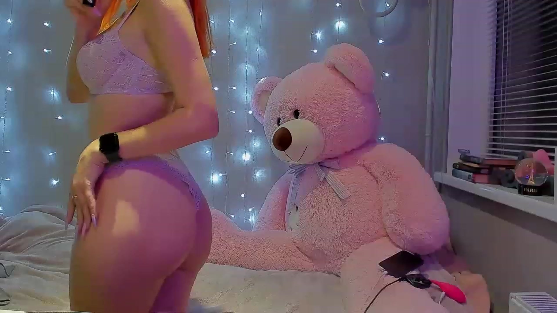 Gallery image thumbnail from Red_Succubus's myfreecams stream on, 11/27/2022, 19:22 image 5 of 20